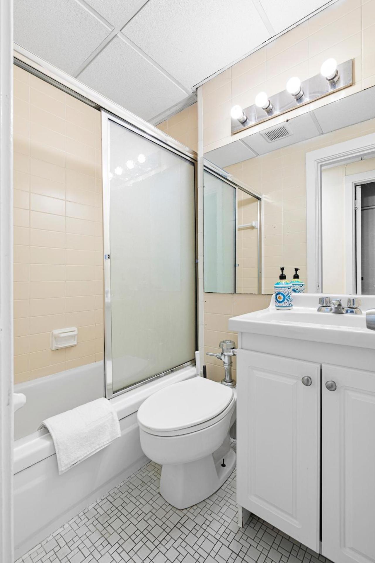 Furnished In Downtown *