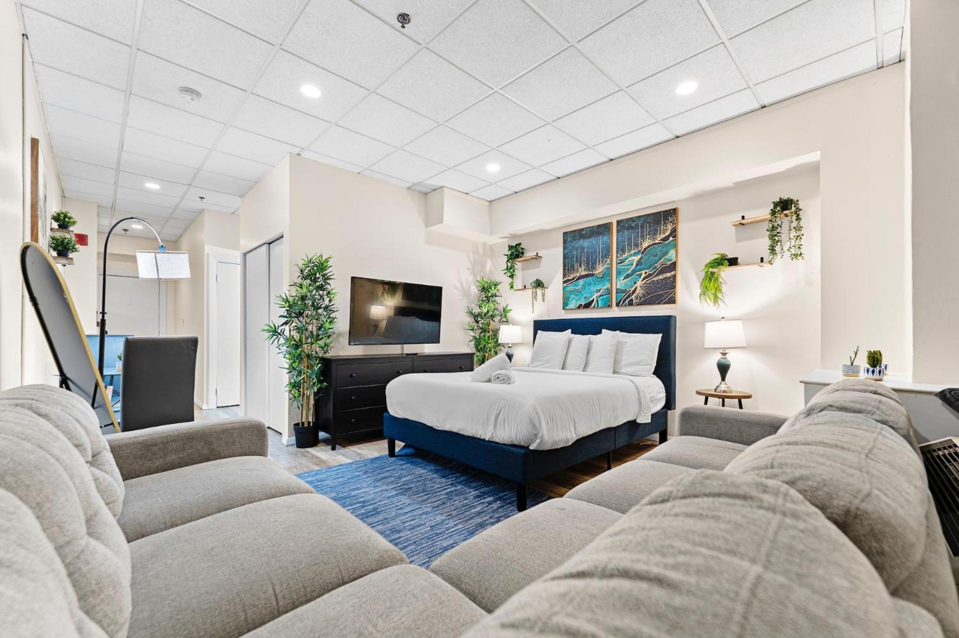 Furnished In Downtown Apartment *