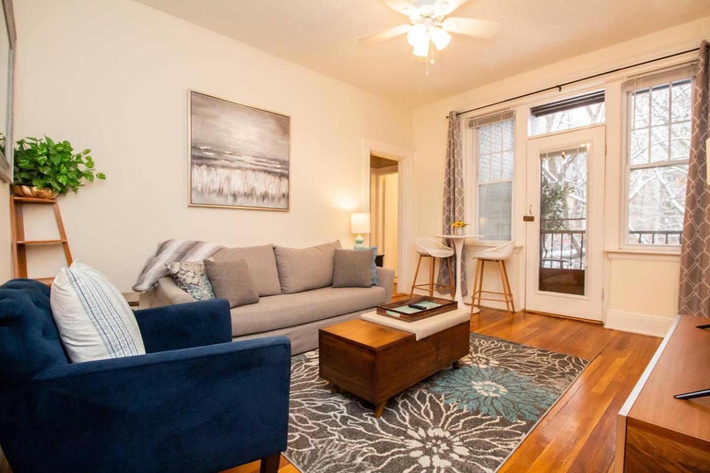 Top-floor 2br Renovated Bliss!