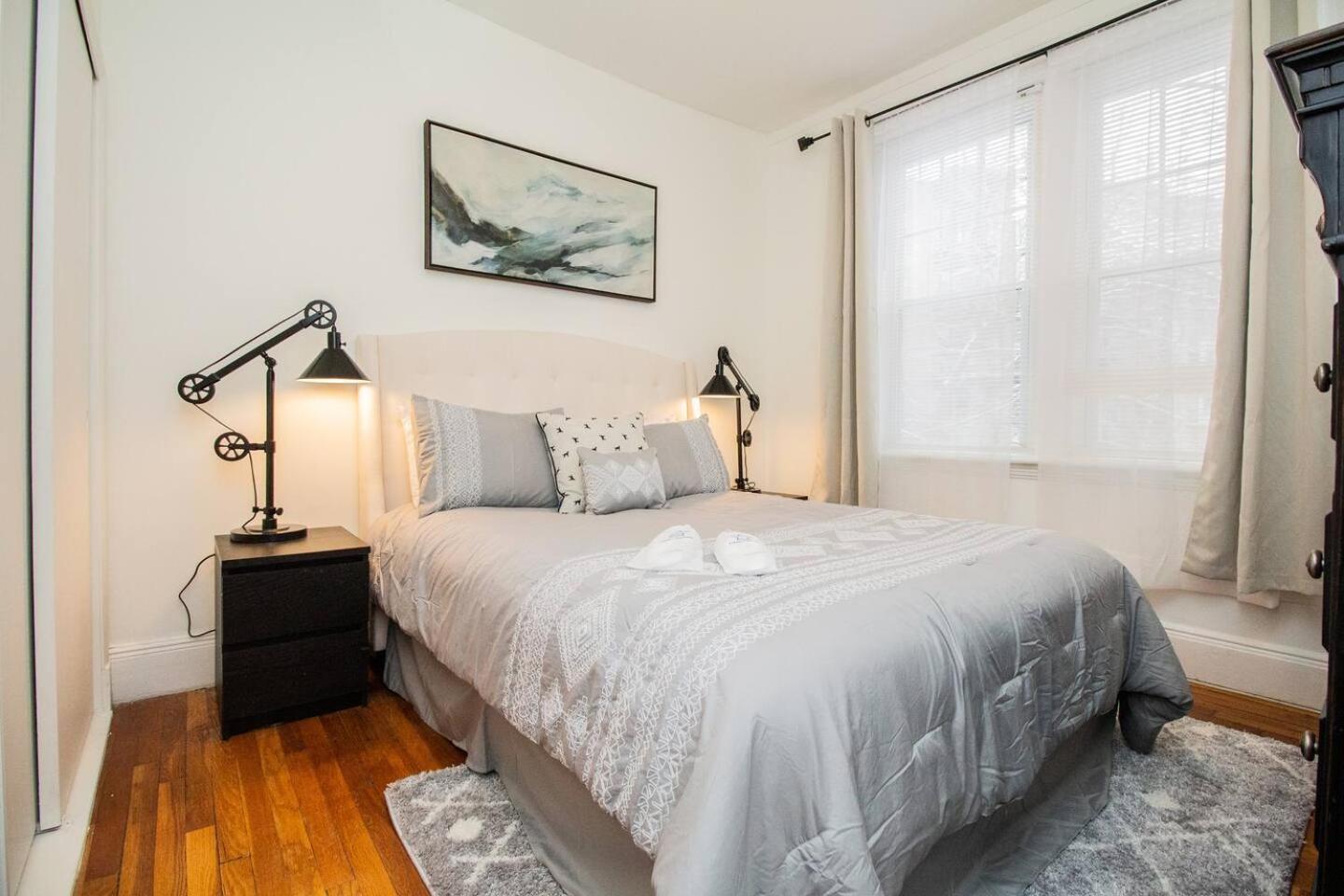 Top-floor 2br Renovated Bliss!