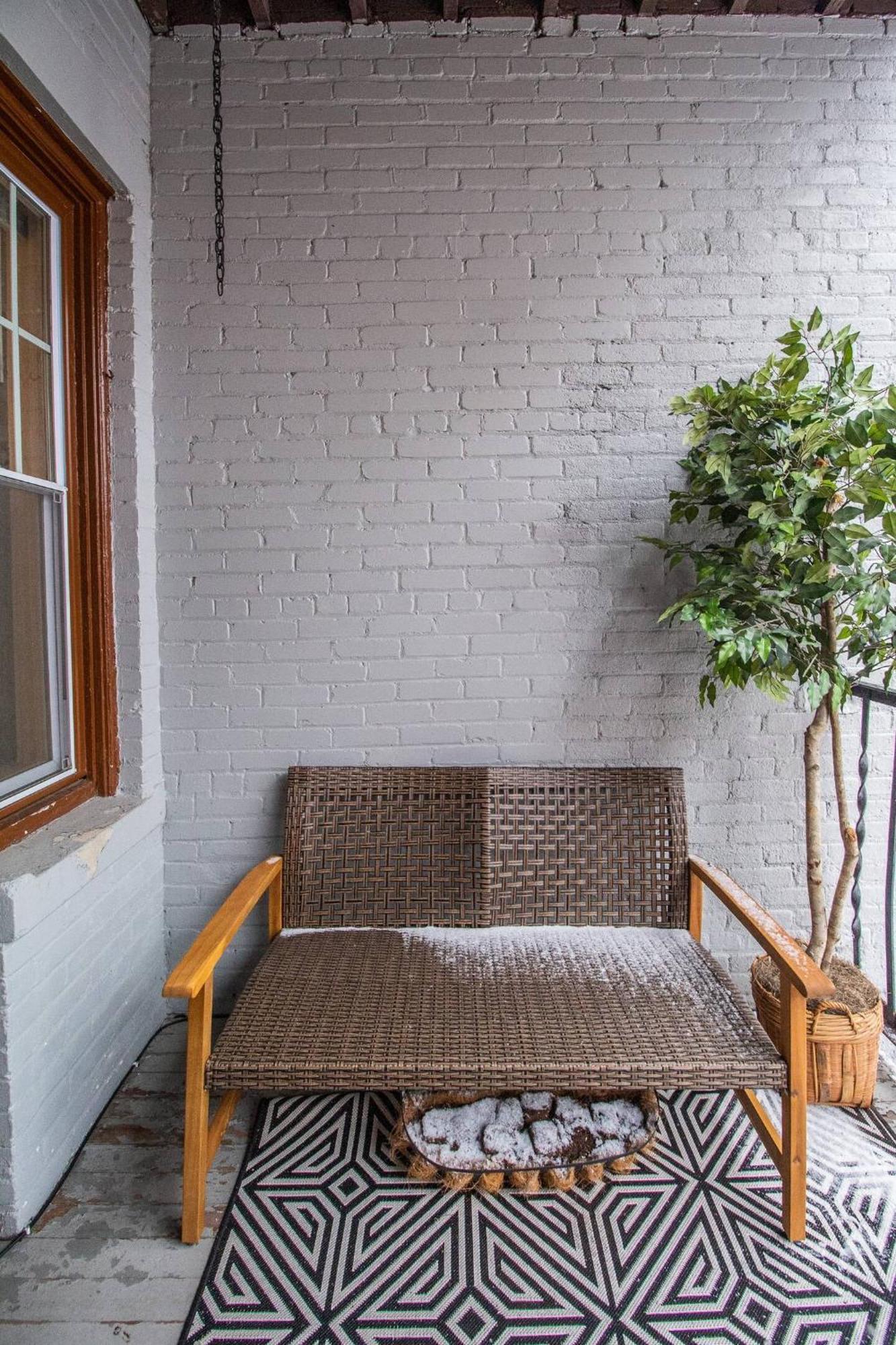 Top-floor 2br Renovated Bliss! Boston