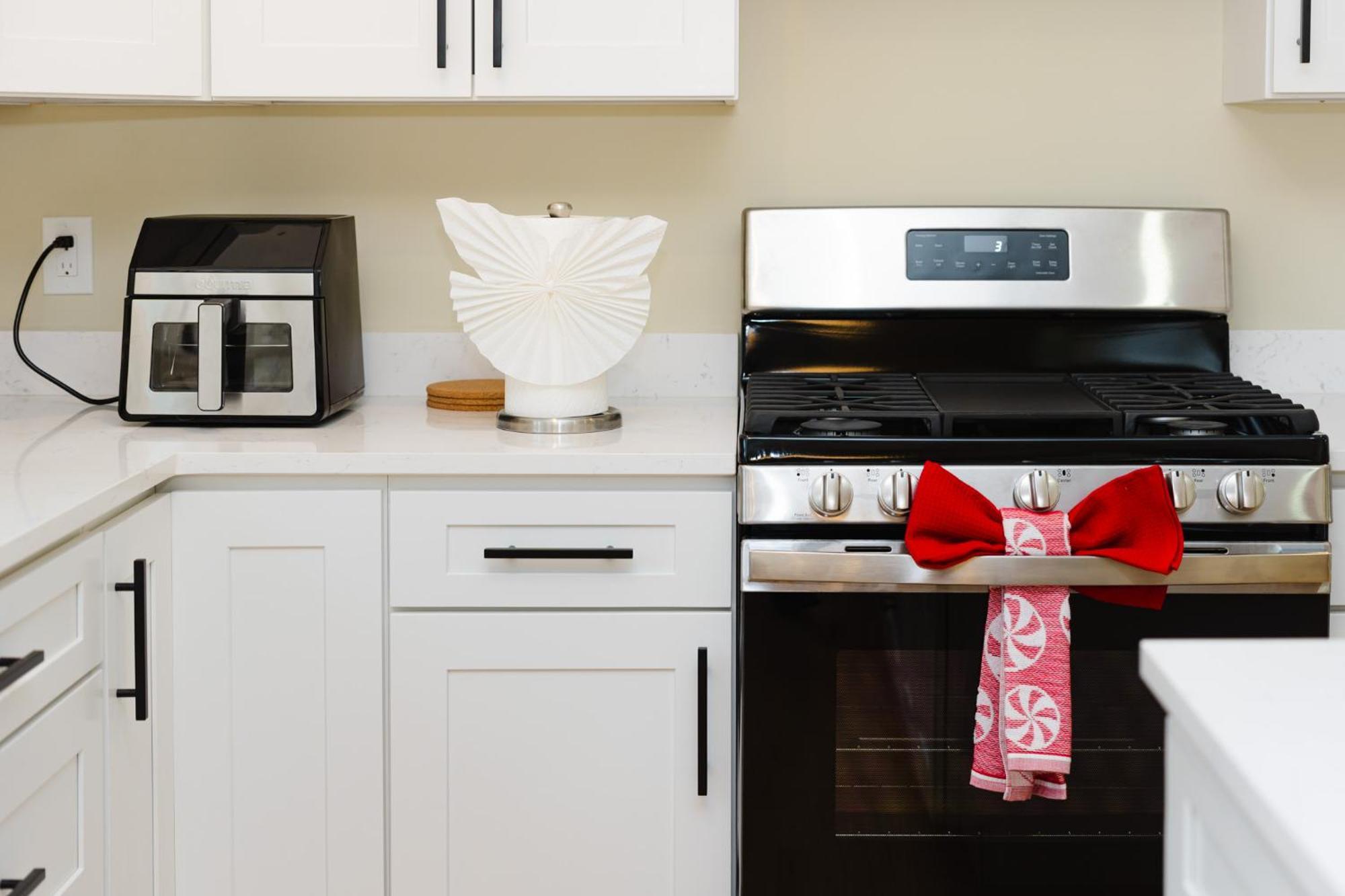 Apartment 60-3 3br - Sleek Near Franklin Park