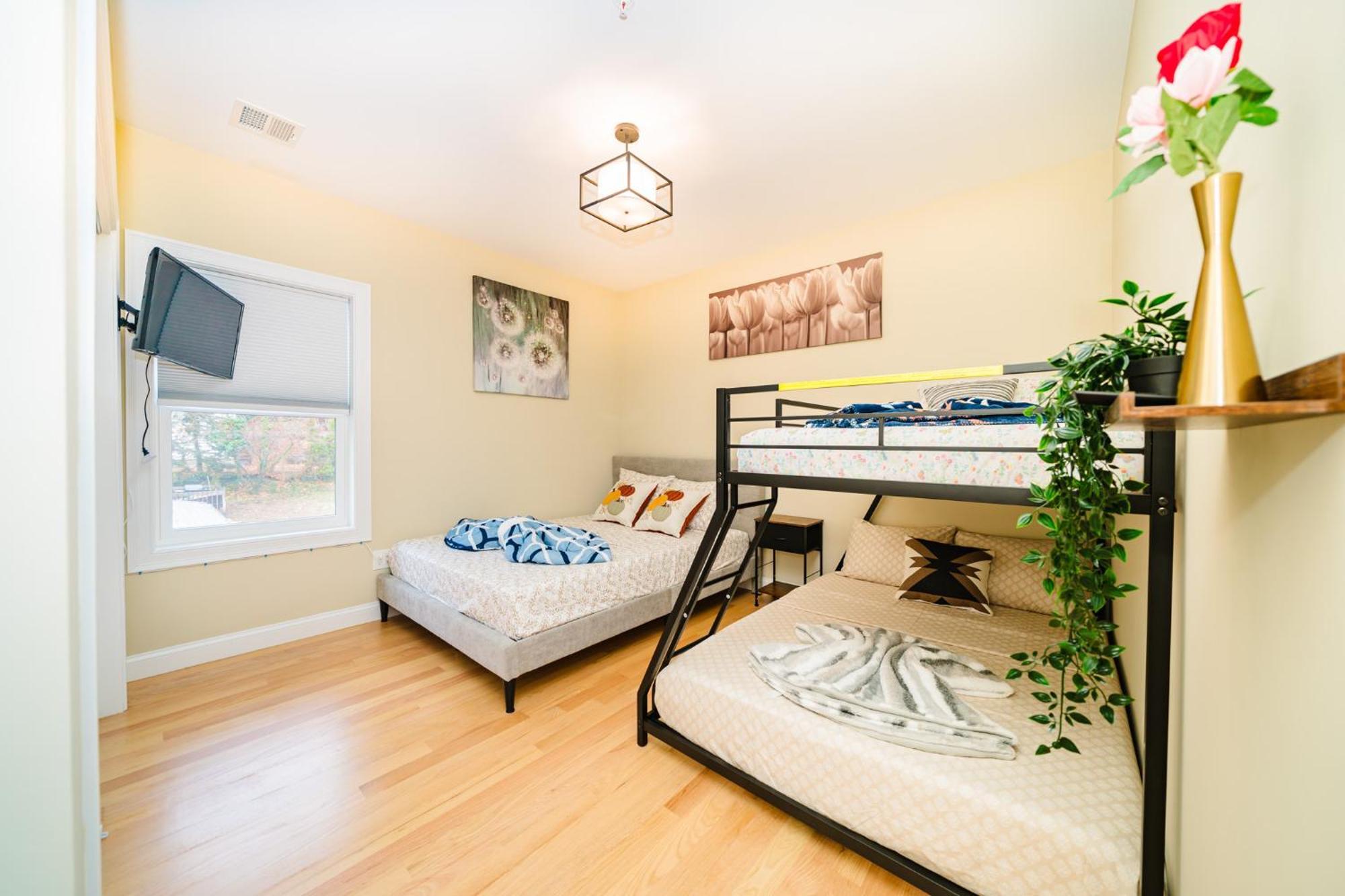 Apartment 60-3 3br - Sleek Near Franklin Park