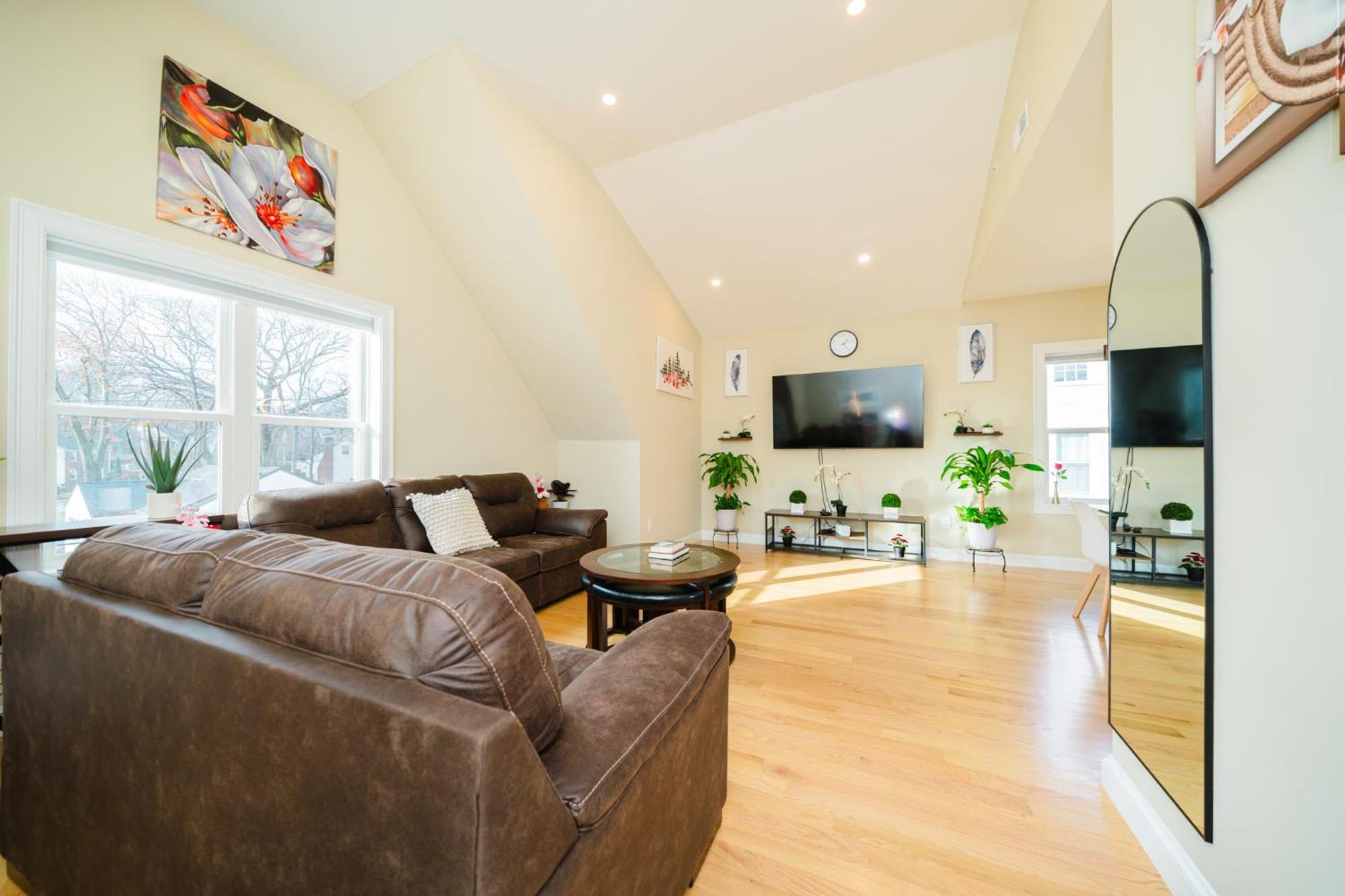 60-3 3br - Sleek Near Franklin Park * Boston