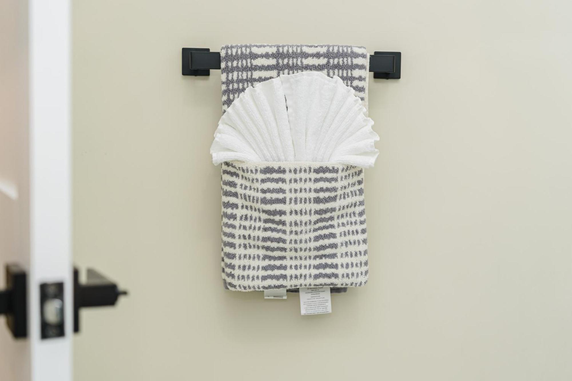 60-3 3br - Sleek Near Franklin Park Apartment Boston