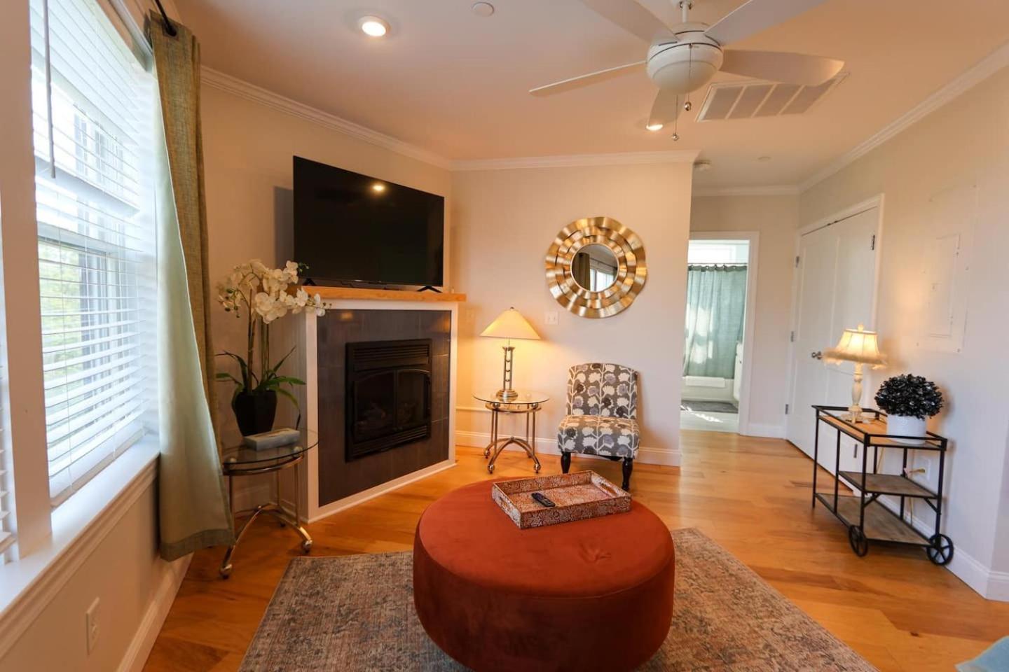 2b, 2ba - Near Neubmc, Elevator Access Appartement