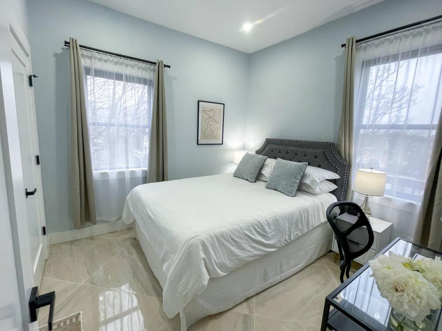 3br Gem Skyline Views, Laundry & Air Apartment Boston