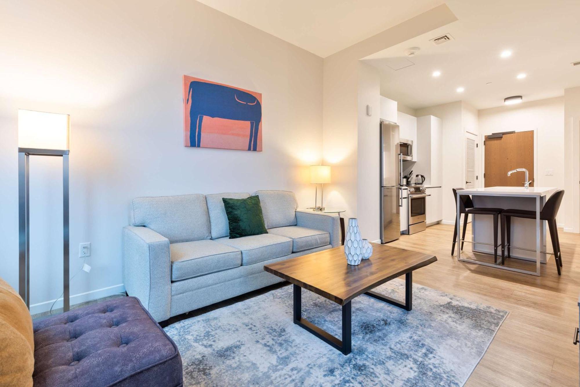 Apartment Luxury Heart Of Seaport Boston