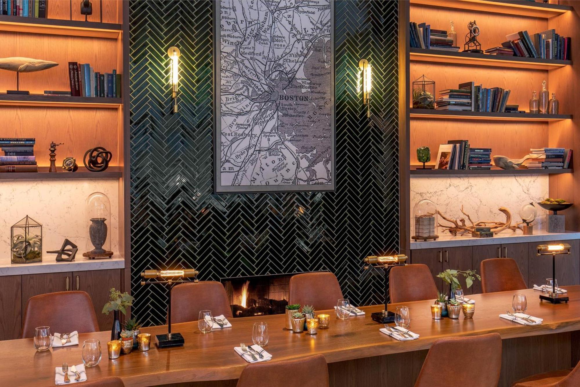 Renaissance Seaport District 4*