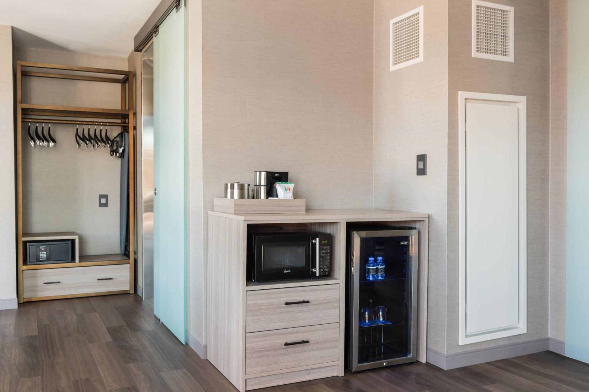 Ac By Marriott Cleveland Circle Boston