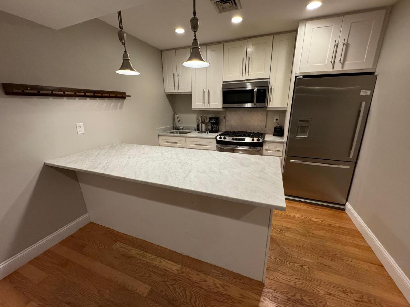 Ultra Convenient Luxury In South With Private Parking Garage Apartamento Boston