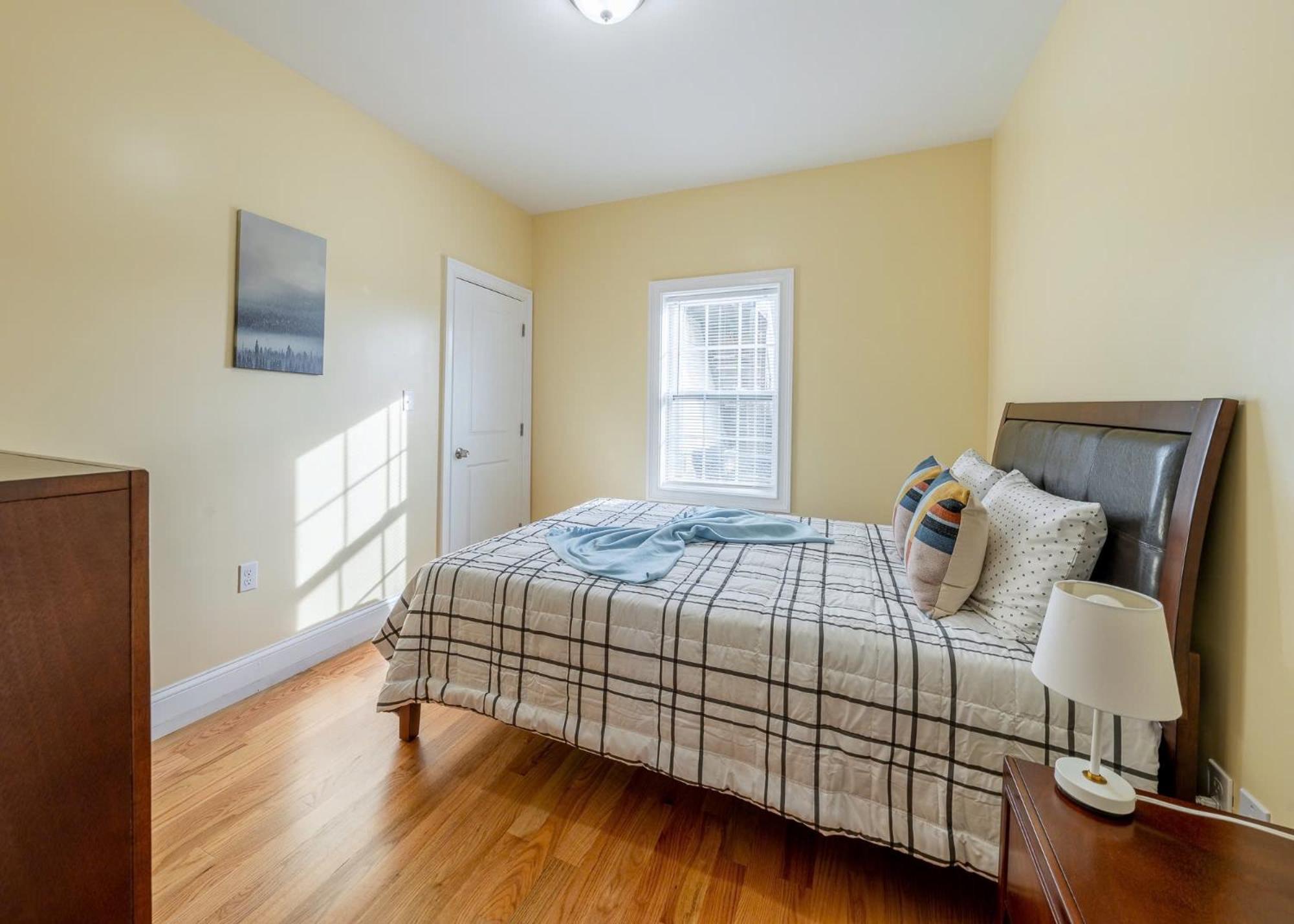 Apartment 233-1 4br - Cozy Near Mbta Station