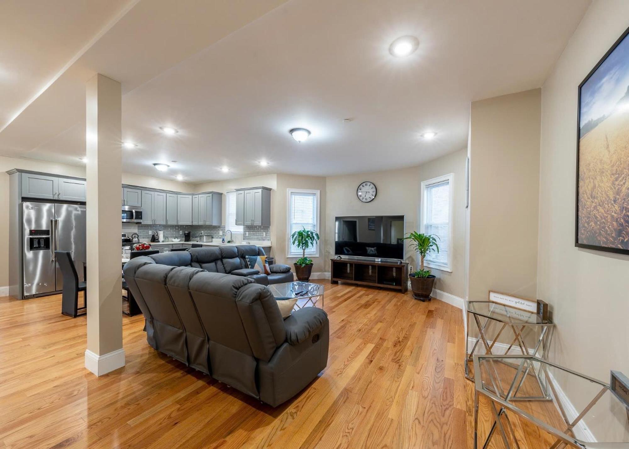 Apartment 233-1 4br - Cozy Near Mbta Station Boston