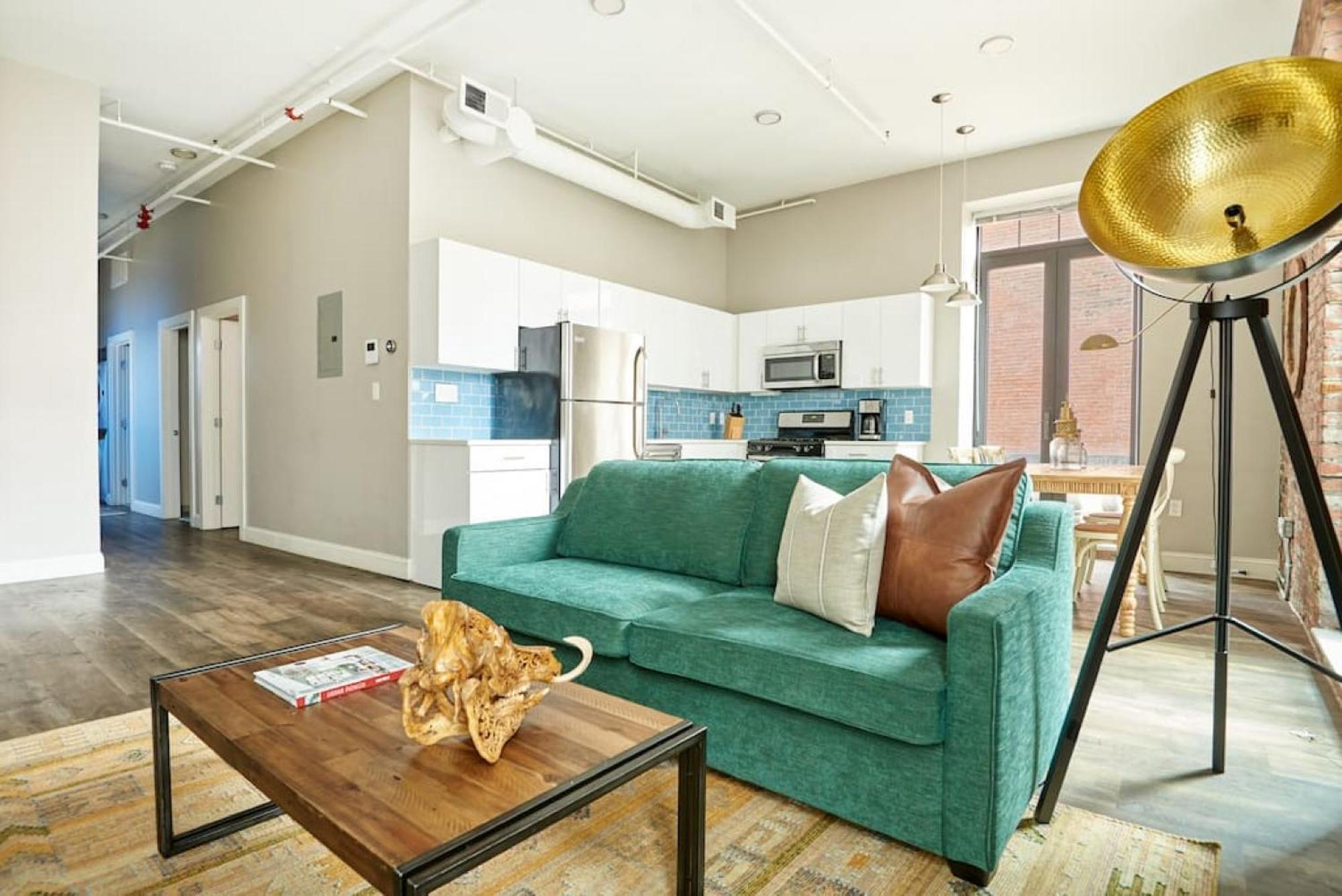 Keyless Monthly Discounts Fully Furnished 4br 2ba Loft *
