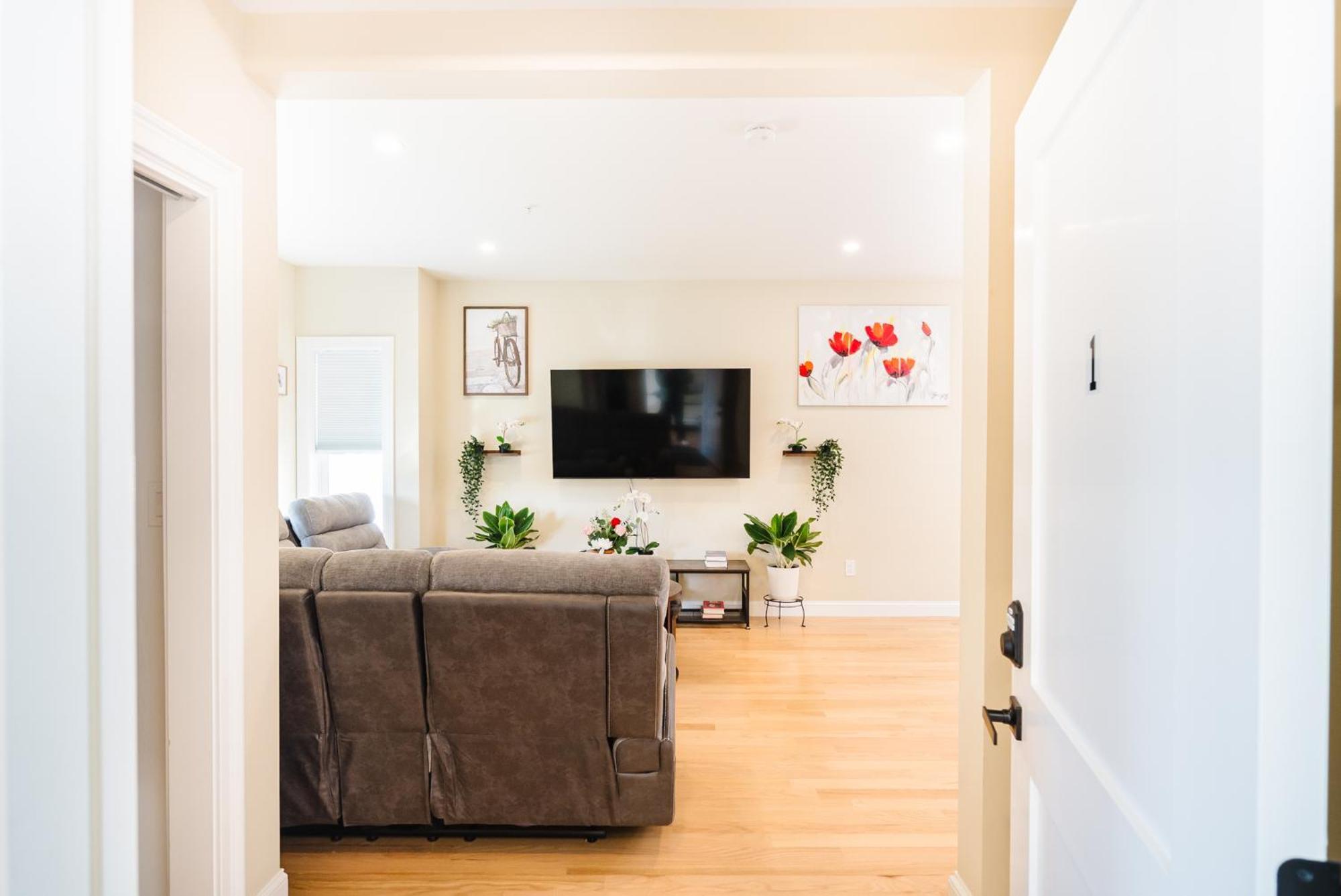 60-1 4br - Cozy New Near Park Zoo