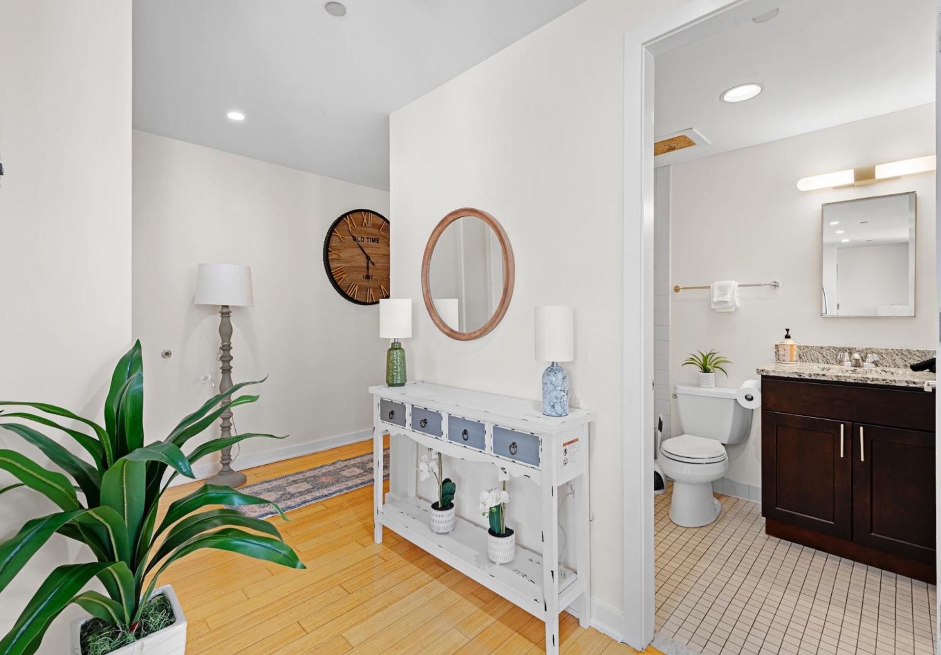 Furnished In Downtown Apartment *