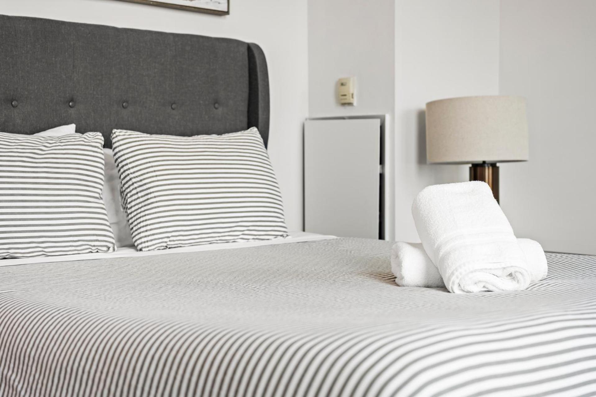 Furnished Loft Style In Southend Apartment *