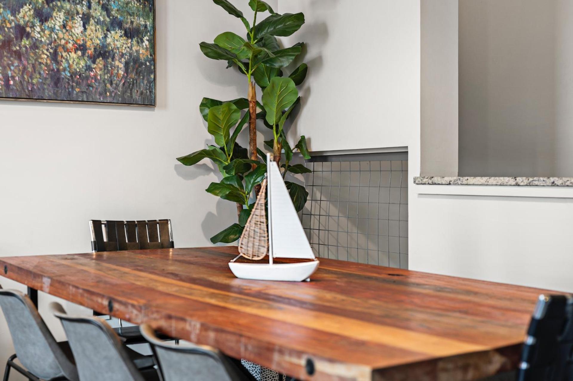 Furnished Loft Style In Southend Boston