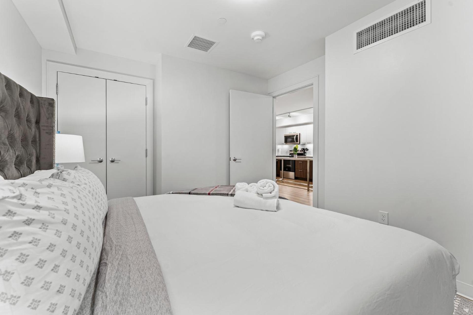 Apartment Furnished Luxury Next To Harvard Stadium *