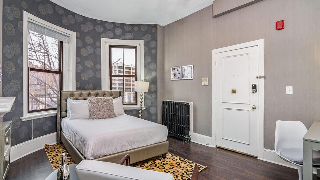 Premier Bay Village Apart-hotel Boston