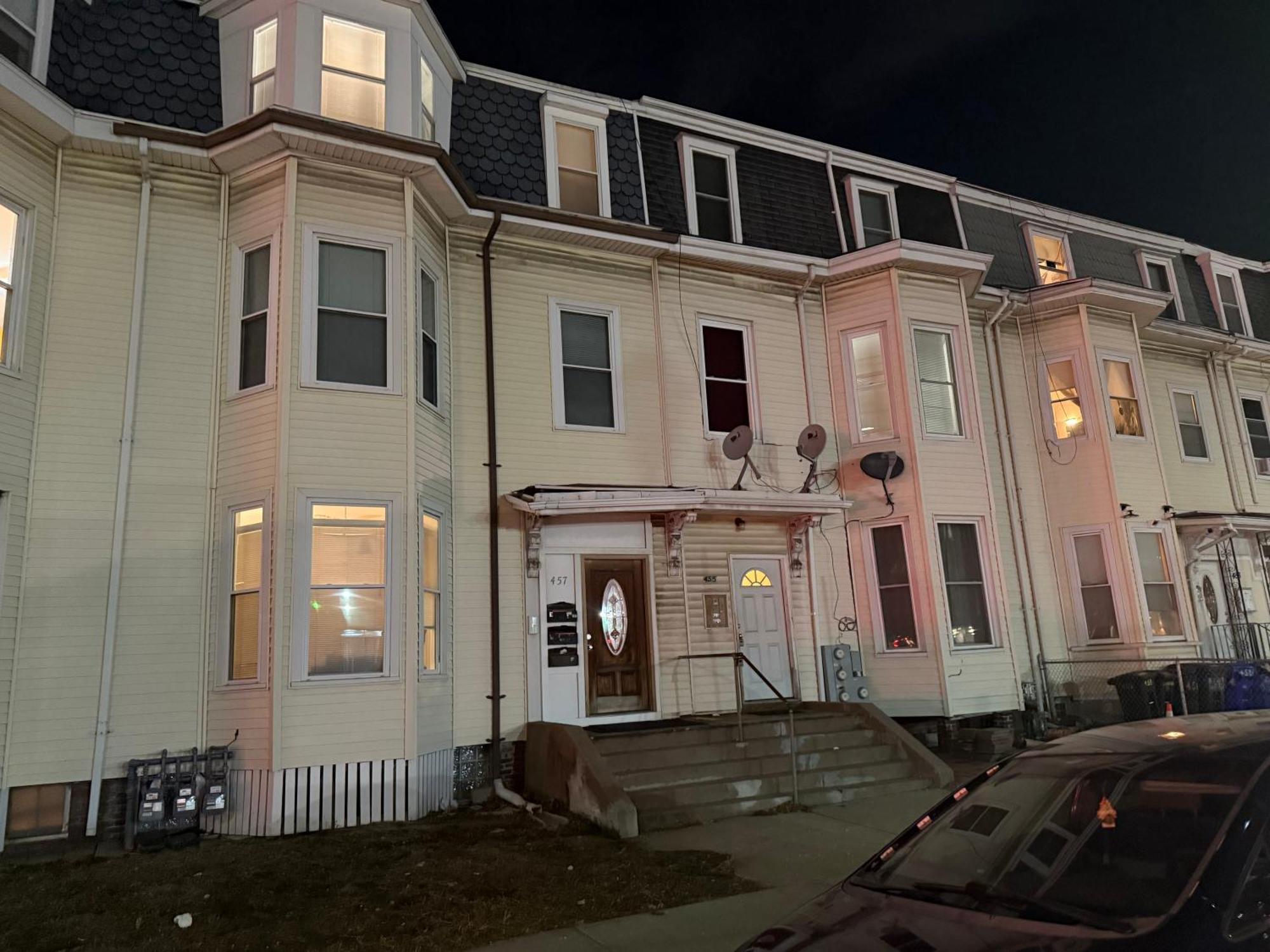 Apartment Cozy And Convenient Allston With Private Parking Boston