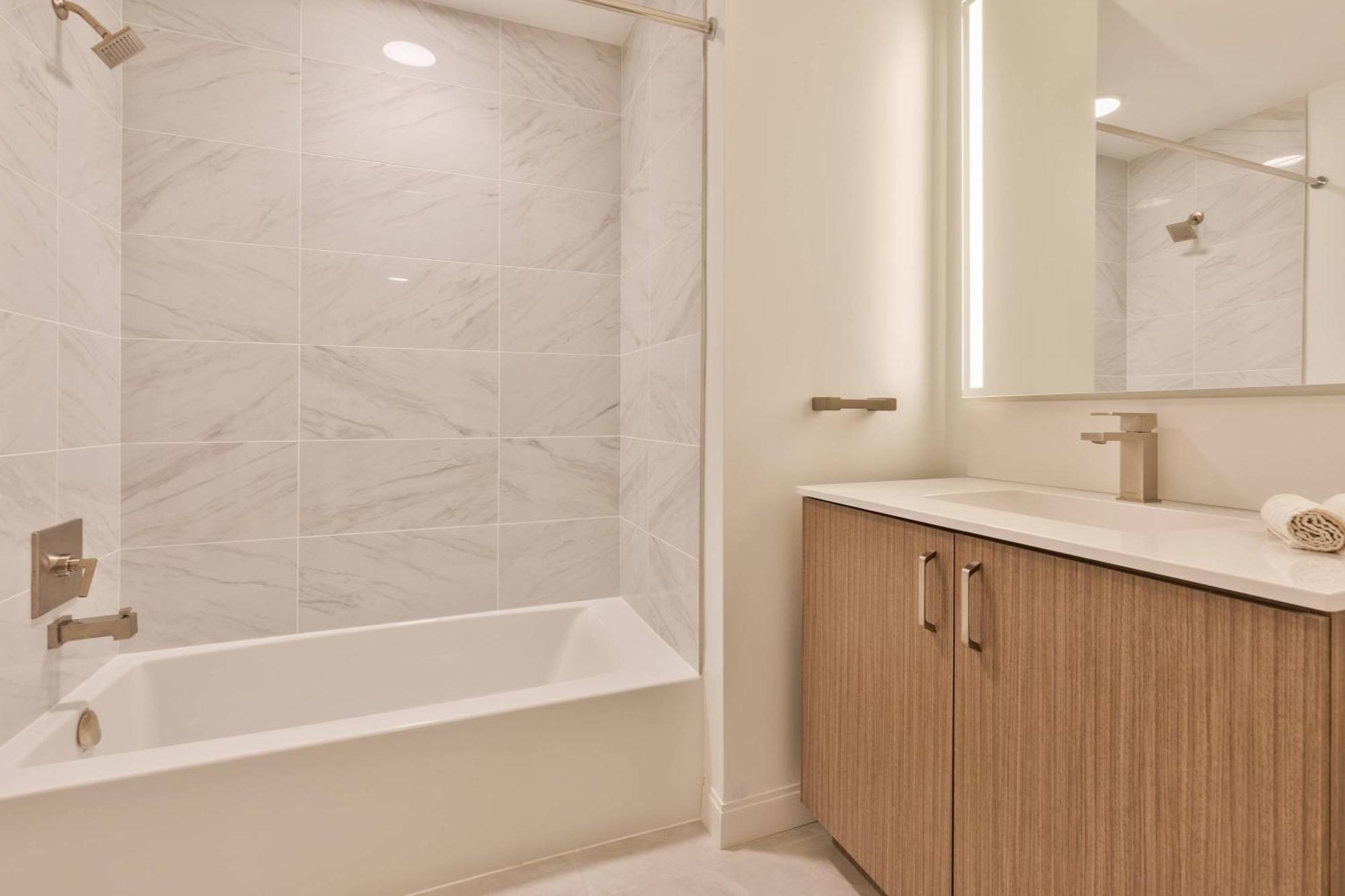 Private Modern With Kitchen - Idl-241