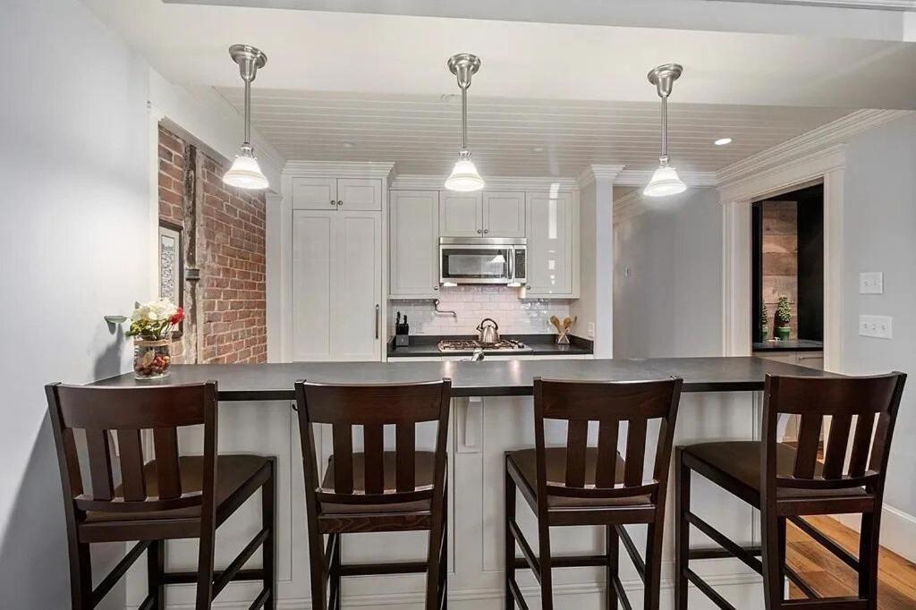 Back Bay Nantucket-style Pied-a-terre Off Newbury St Apartment *
