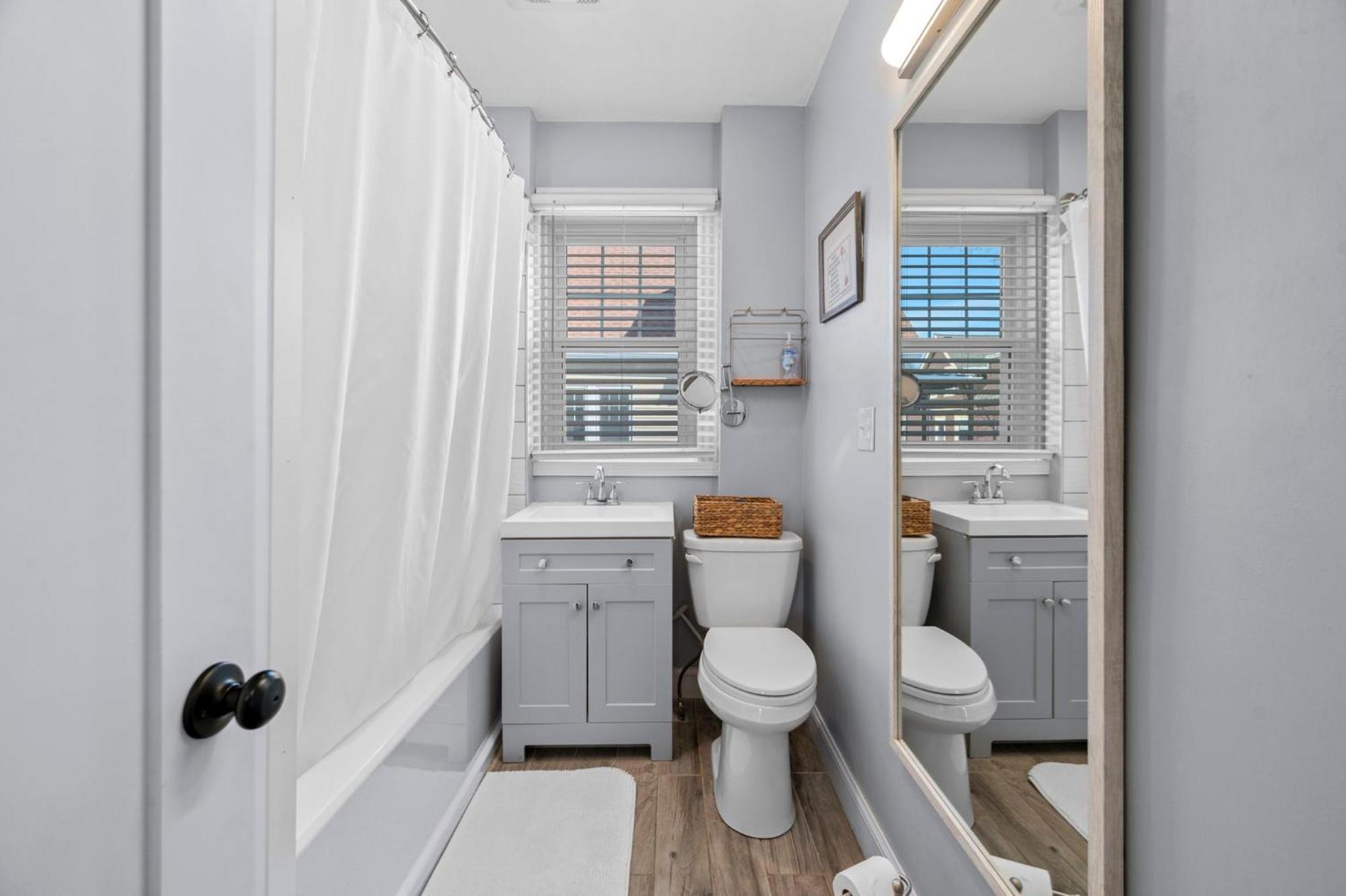 Roslindale Village Apartment Boston