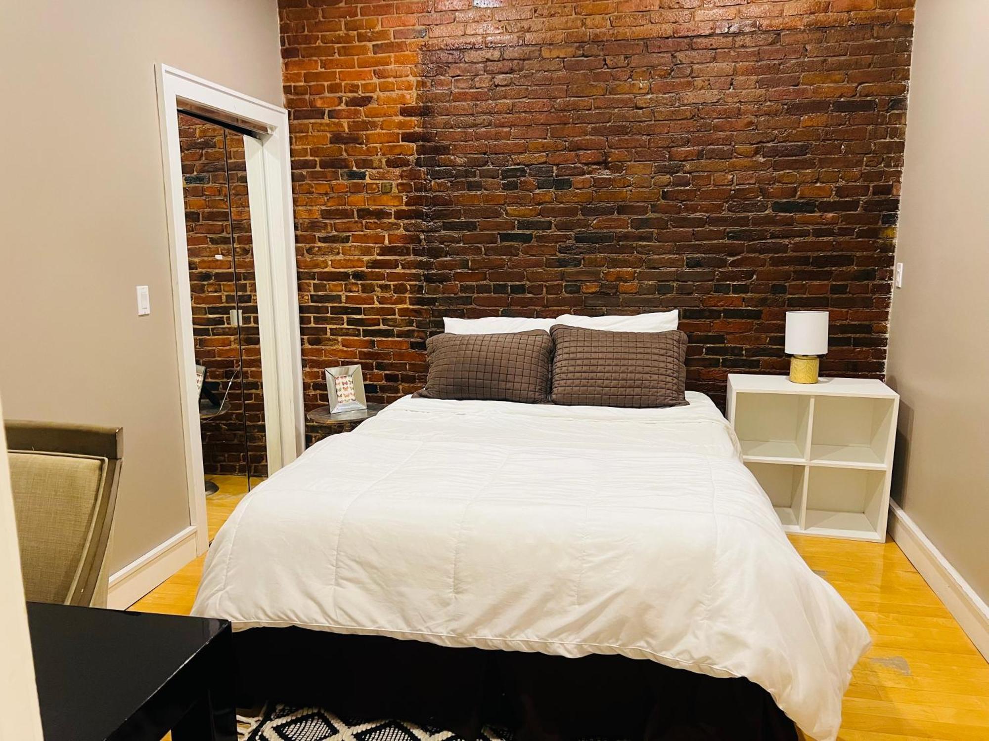 Harbor Views Modern North End Free Parking! Appartement