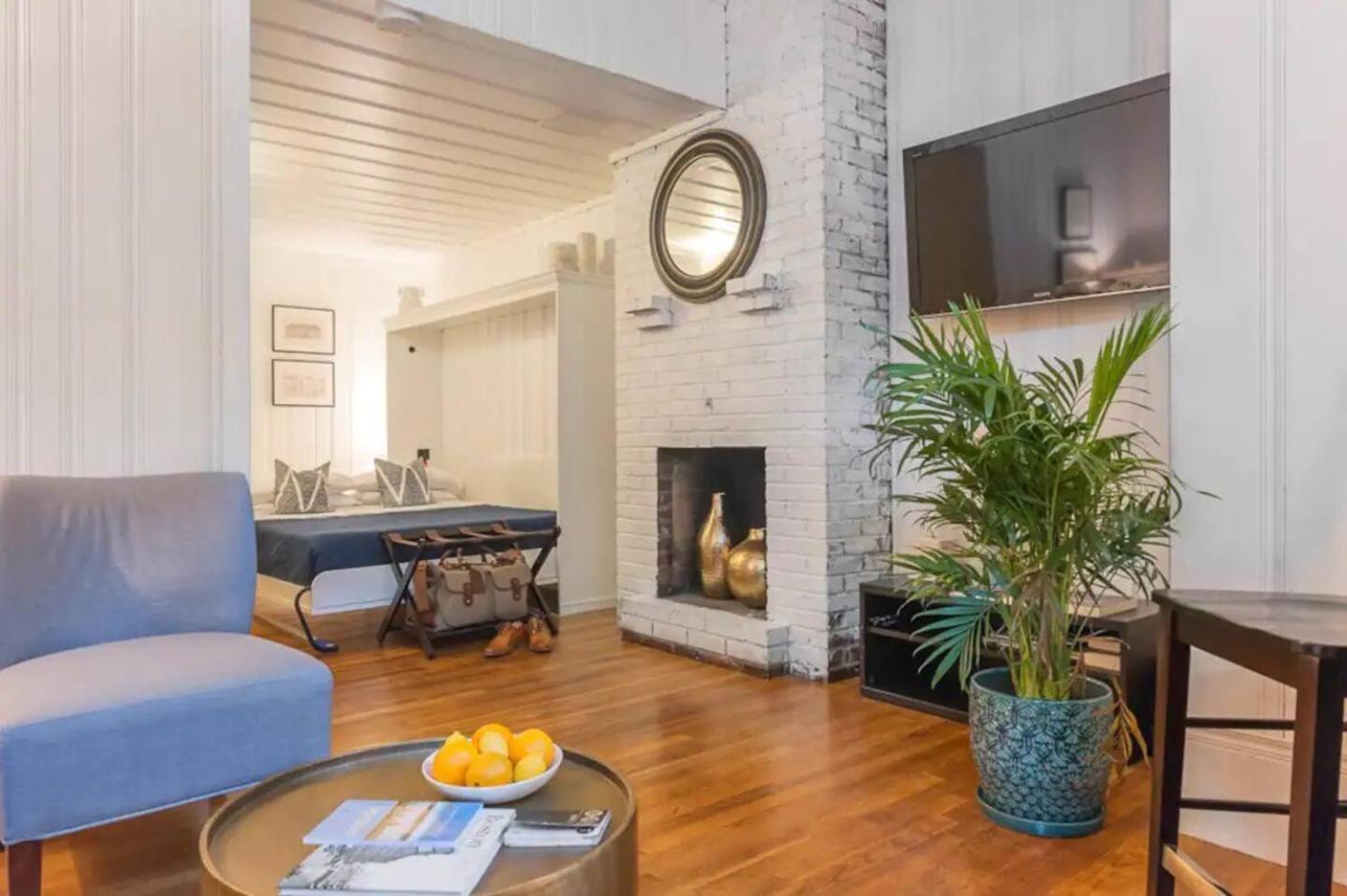 Lovely Next To Prudential & Newbury St Apartamento *