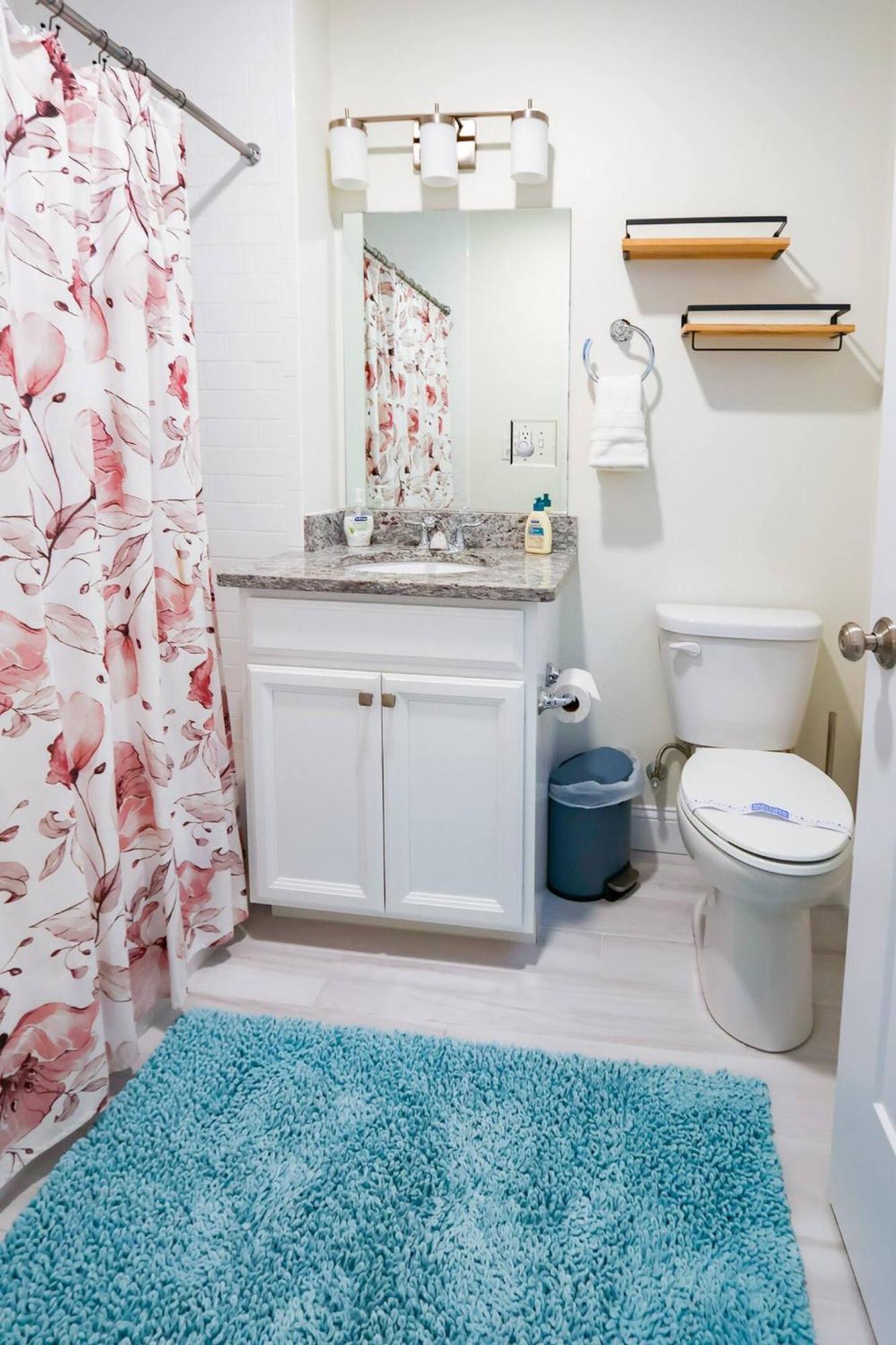 Modern 2-bed, 2-bath, Steps To Northeastern Apartamento Boston
