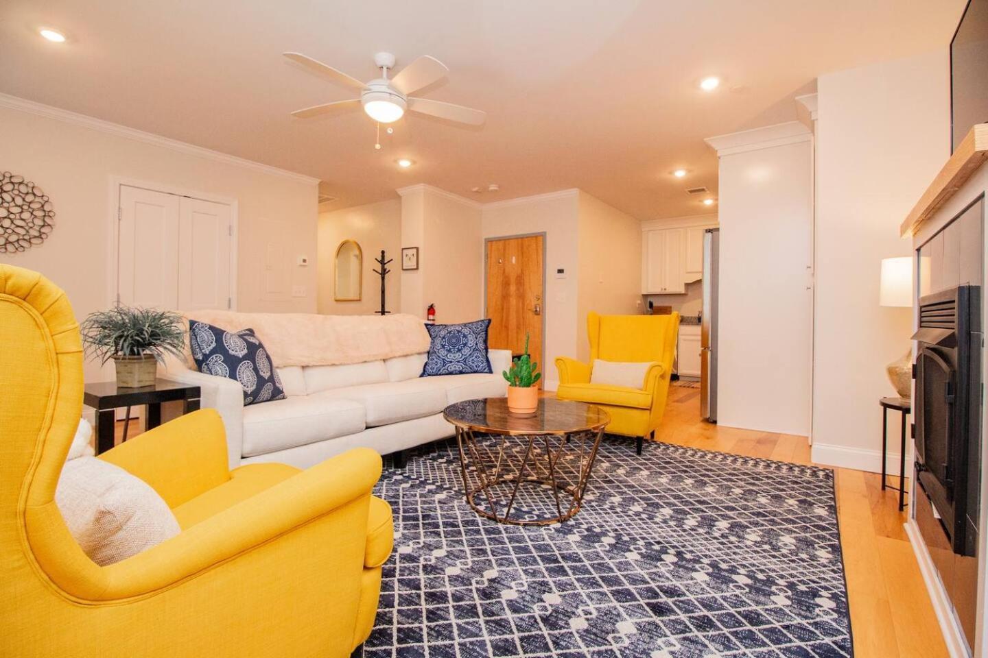 2b Unit W Elevator & In-unit Laundry Appartement *