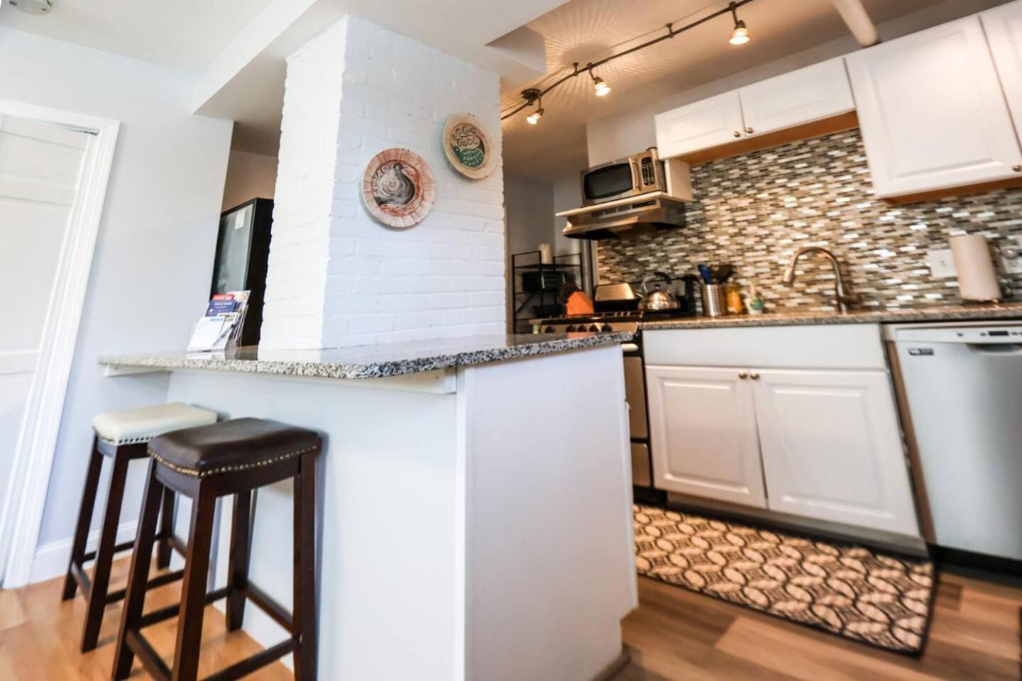 Allston 2br Retreat W Private Entrance & Comfort Apartamento Boston