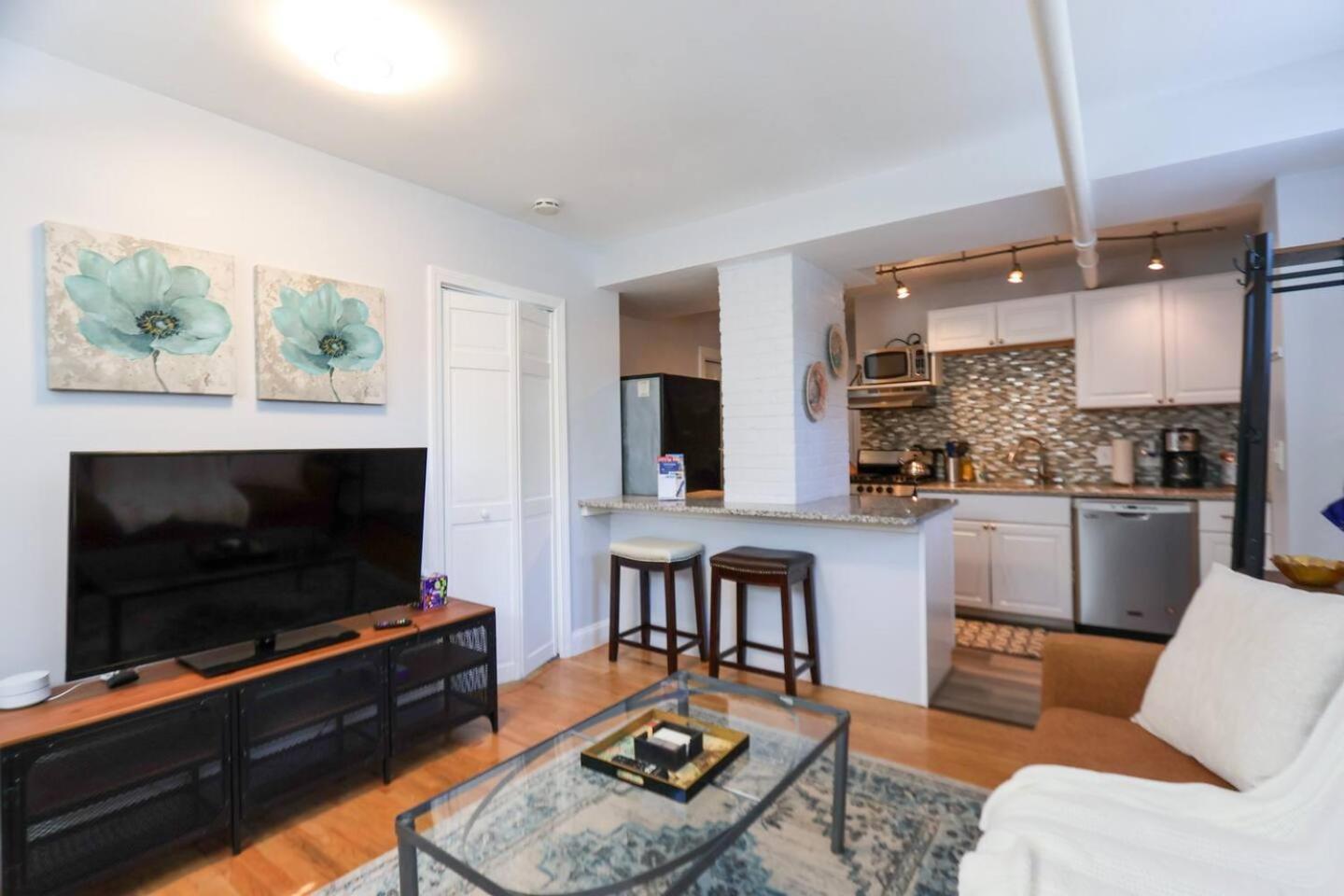 Allston 2br Retreat W Private Entrance & Comfort Apartamento Boston