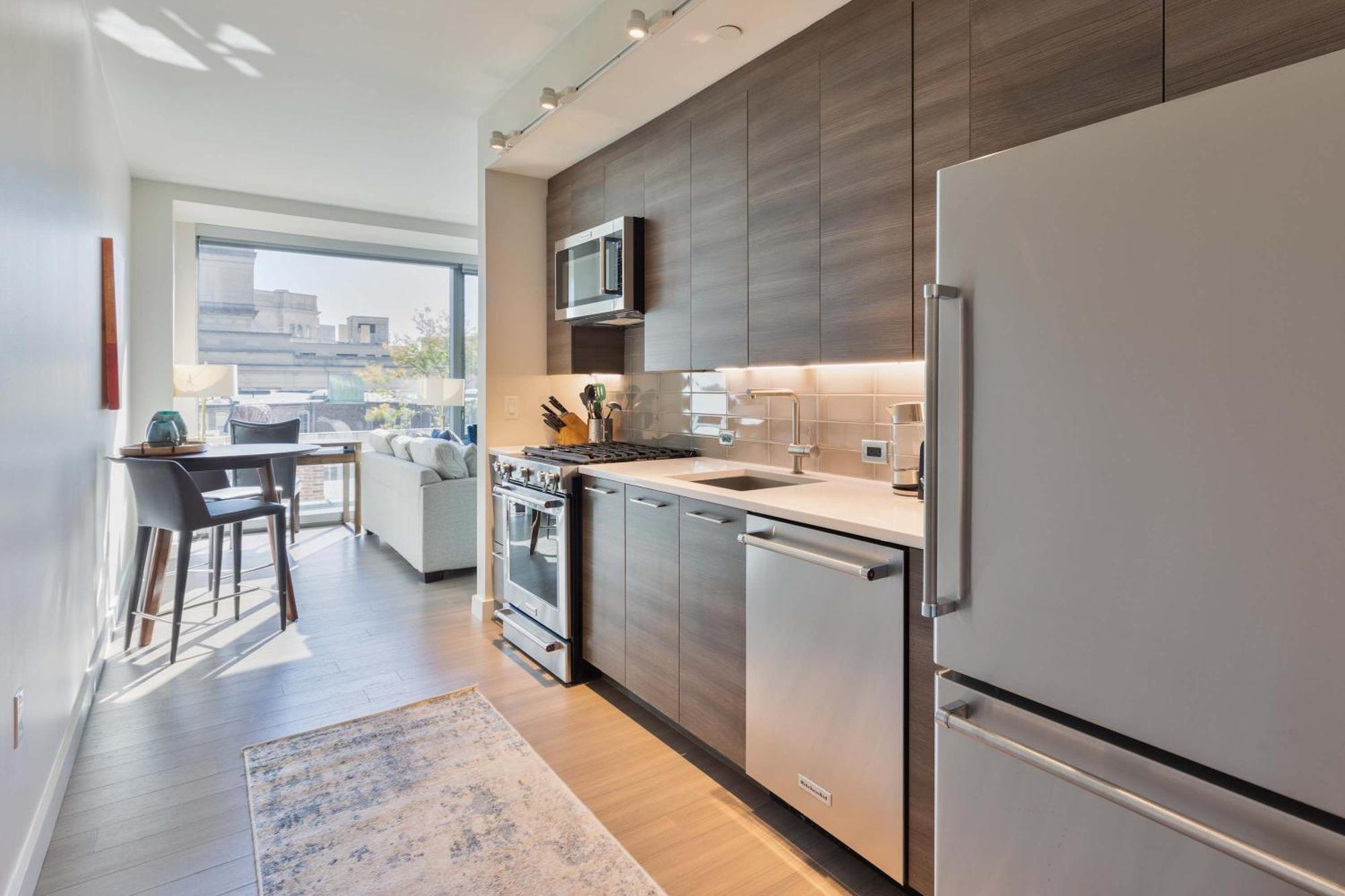 Apartment Luxury In Heart Of Back Bay - 30-404 *
