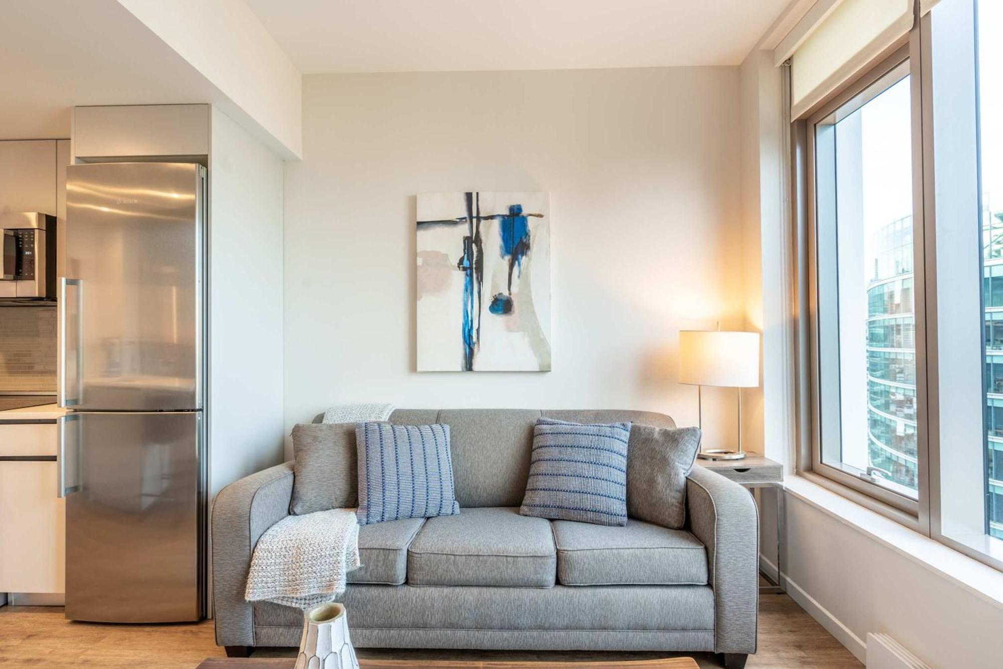 Luxury Heart Of Seaport Apartment