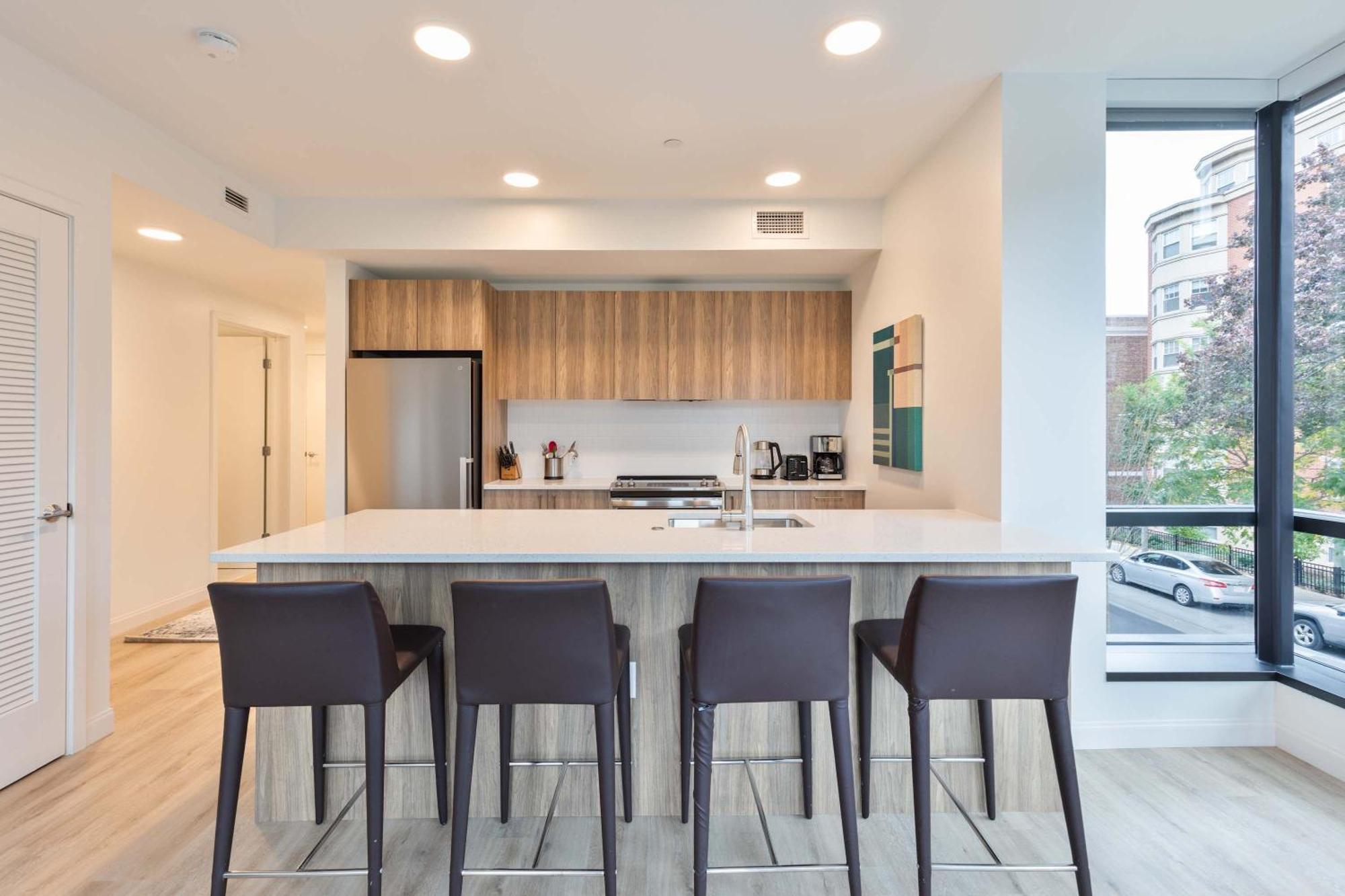 Private With Kitchen & Gym-idl-550 Boston