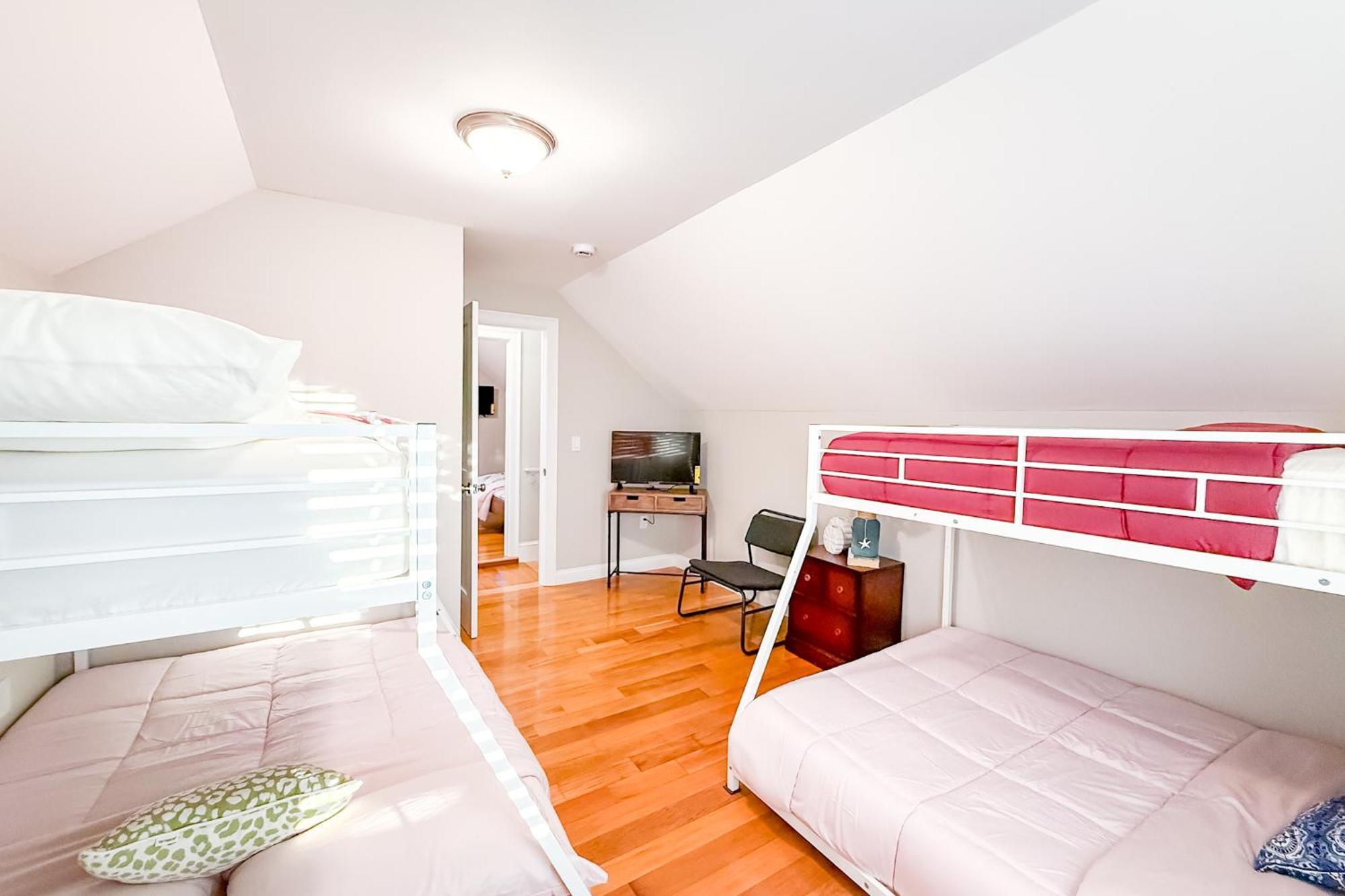 40-newly Renovated, Stylish And Beautiful With 4br *