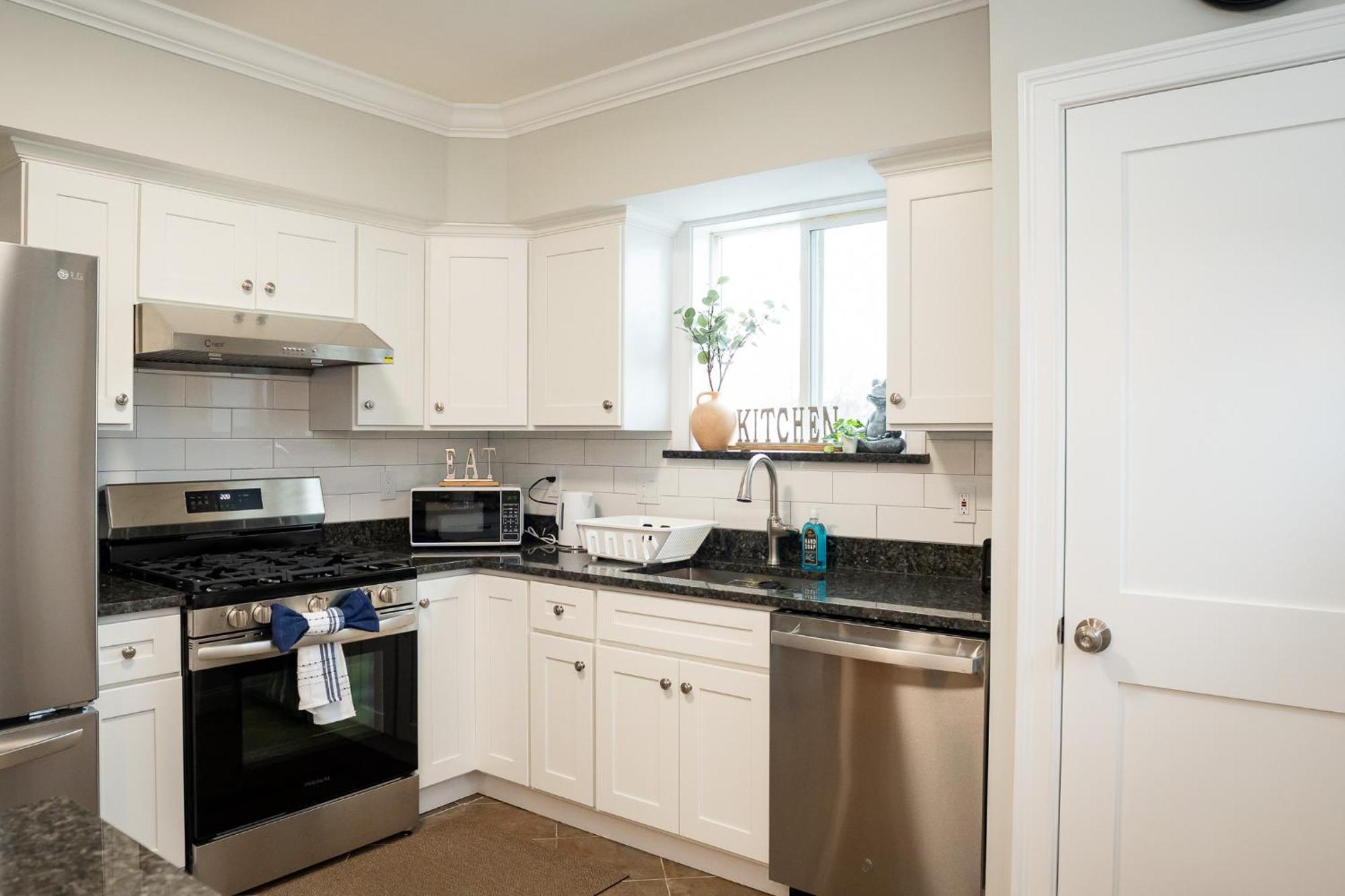 Apartment 40-newly Renovated, Stylish And Beautiful With 4br