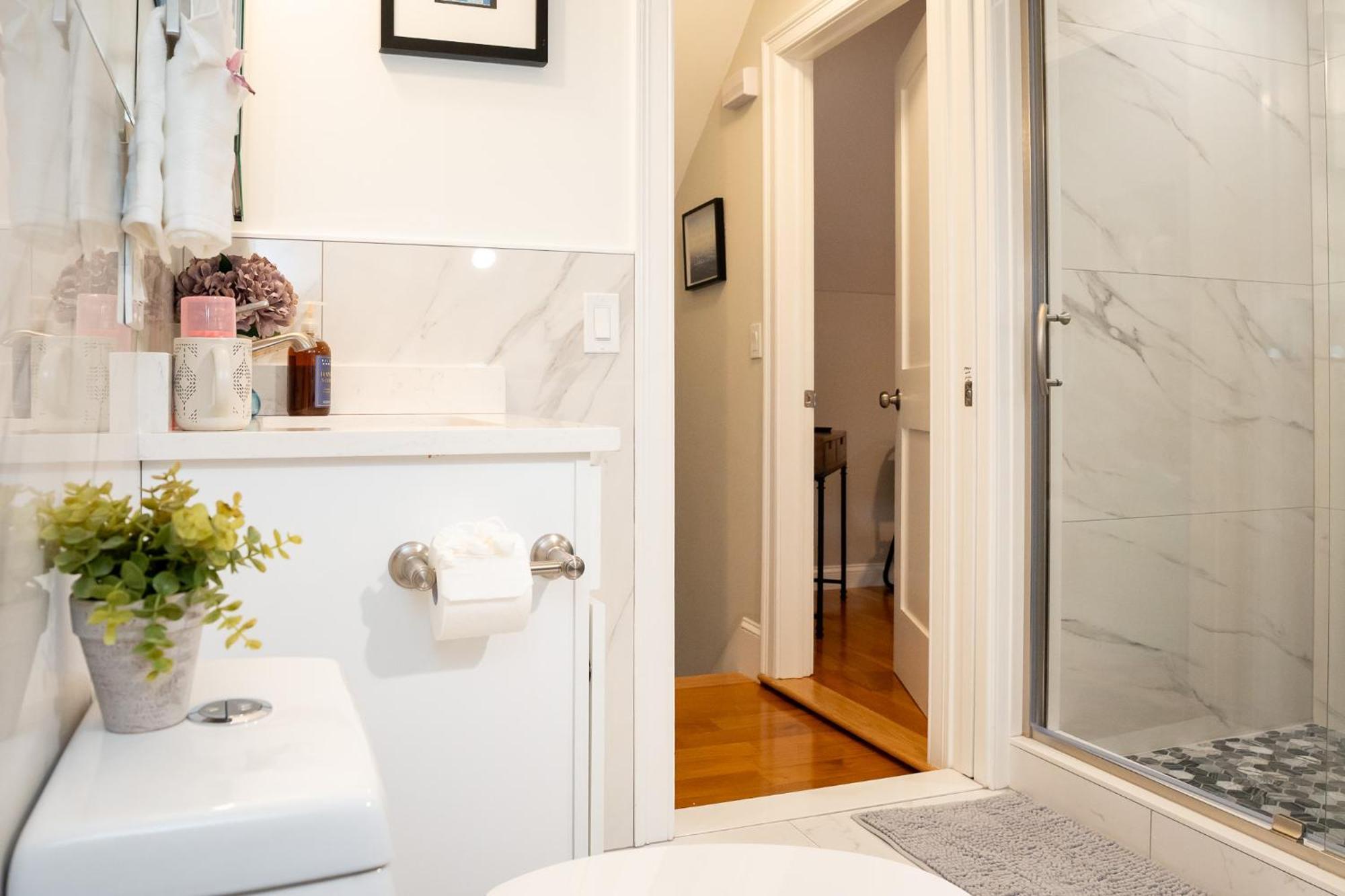 Apartment 40-newly Renovated, Stylish And Beautiful With 4br