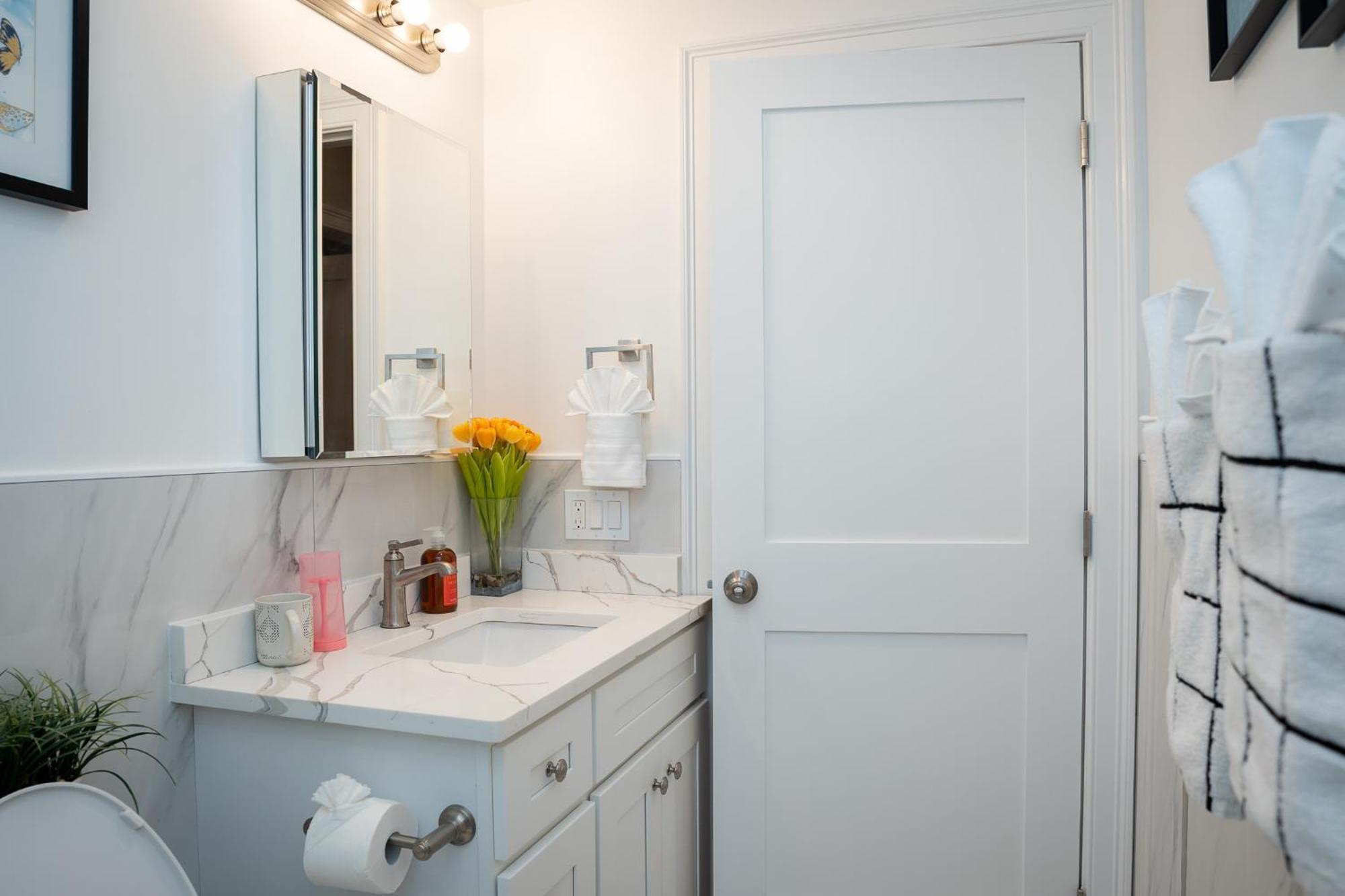 Apartment 40-newly Renovated, Stylish And Beautiful With 4br