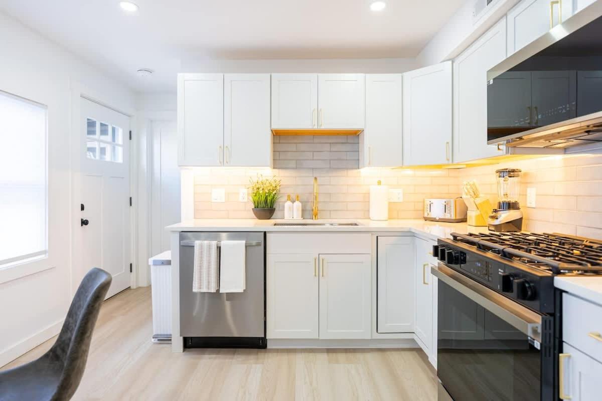 Luxury 2 Bed 2 Bath East Appartement Boston