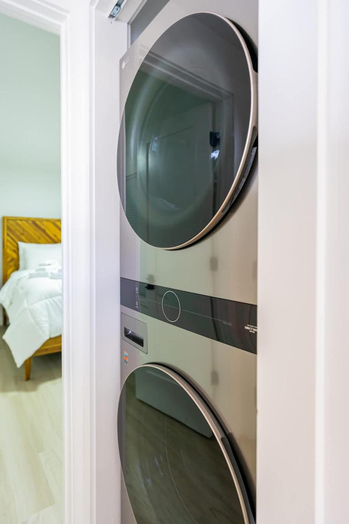 Luxury 2 Bed 2 Bath East Appartement *