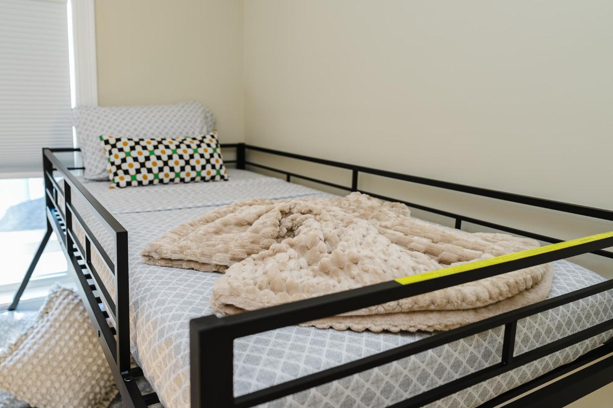 Apartment 60-2 3br - Modern Near Franklin Park