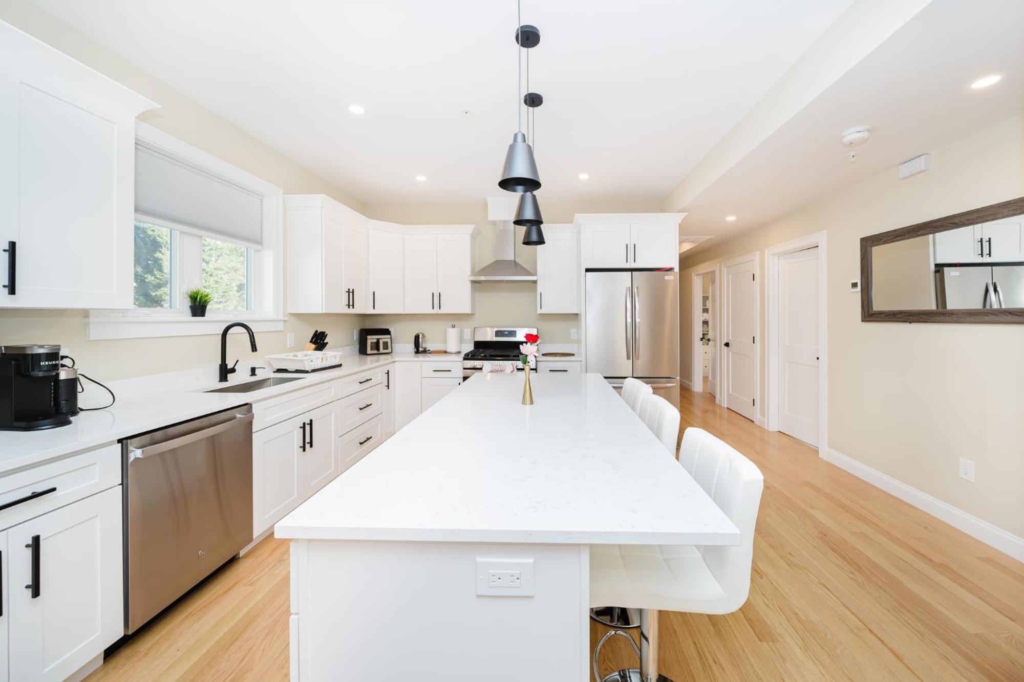 60-2 3br - Modern Near Franklin Park *