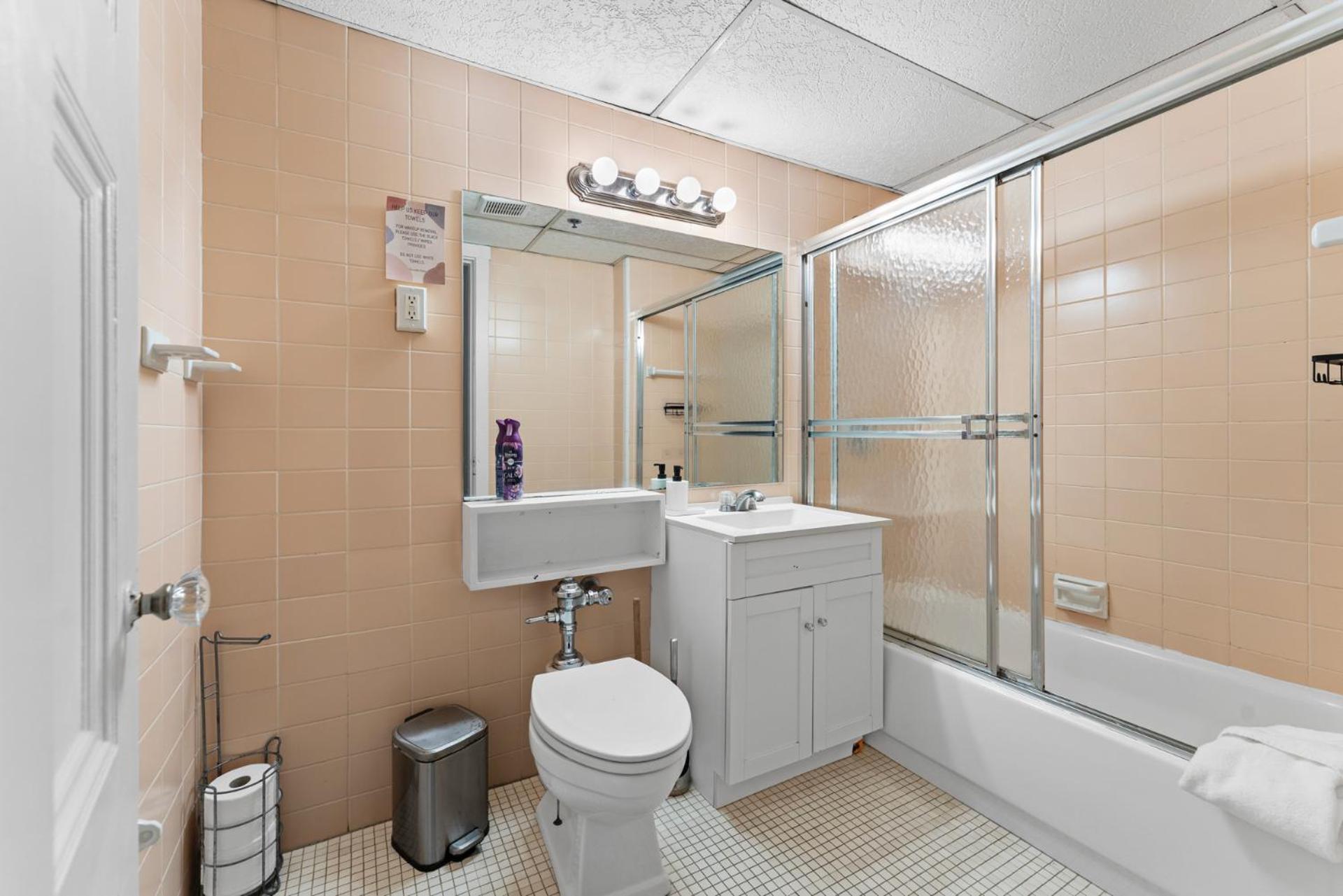Furnished In Downtown *