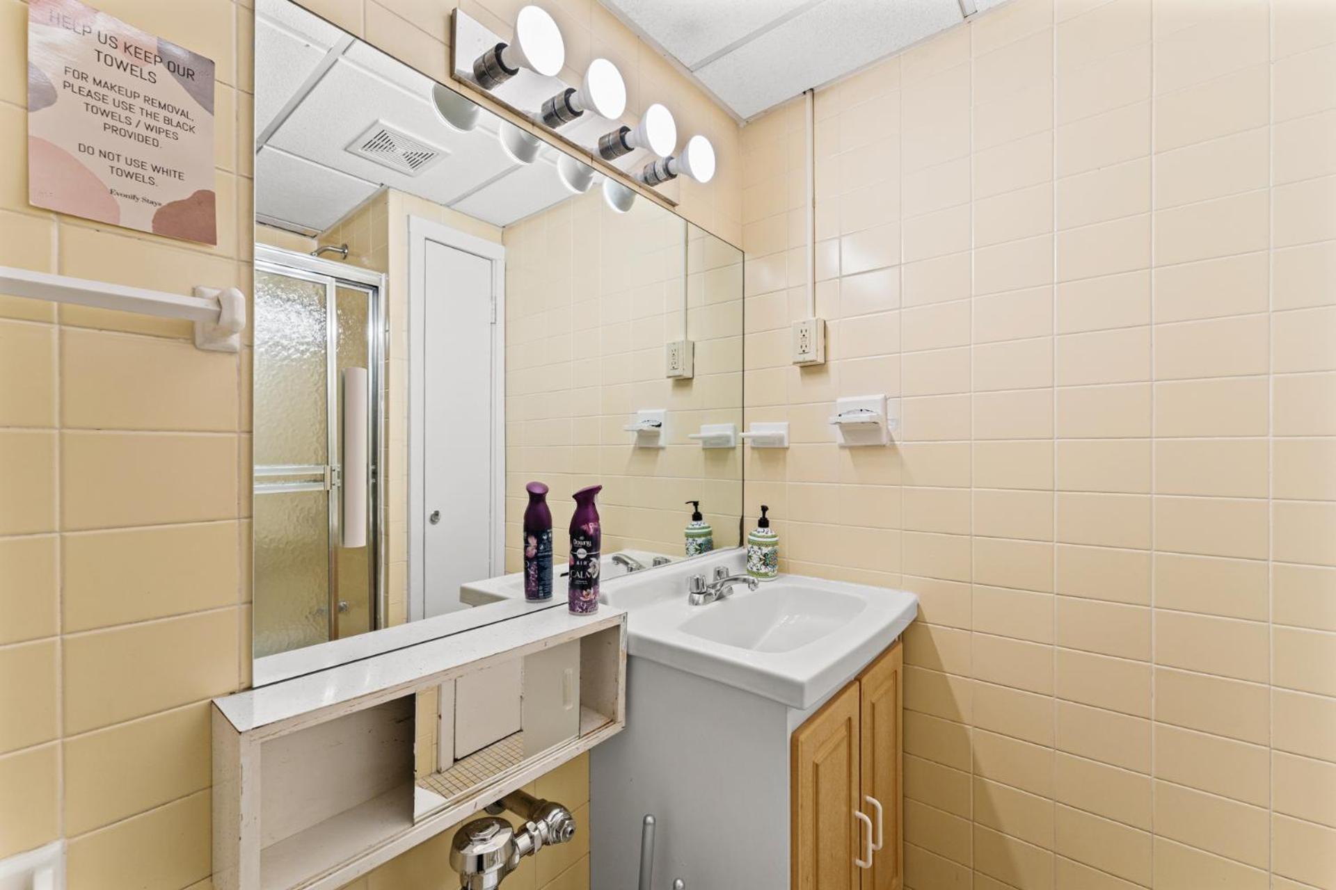 Apartment Furnished In Downtown *