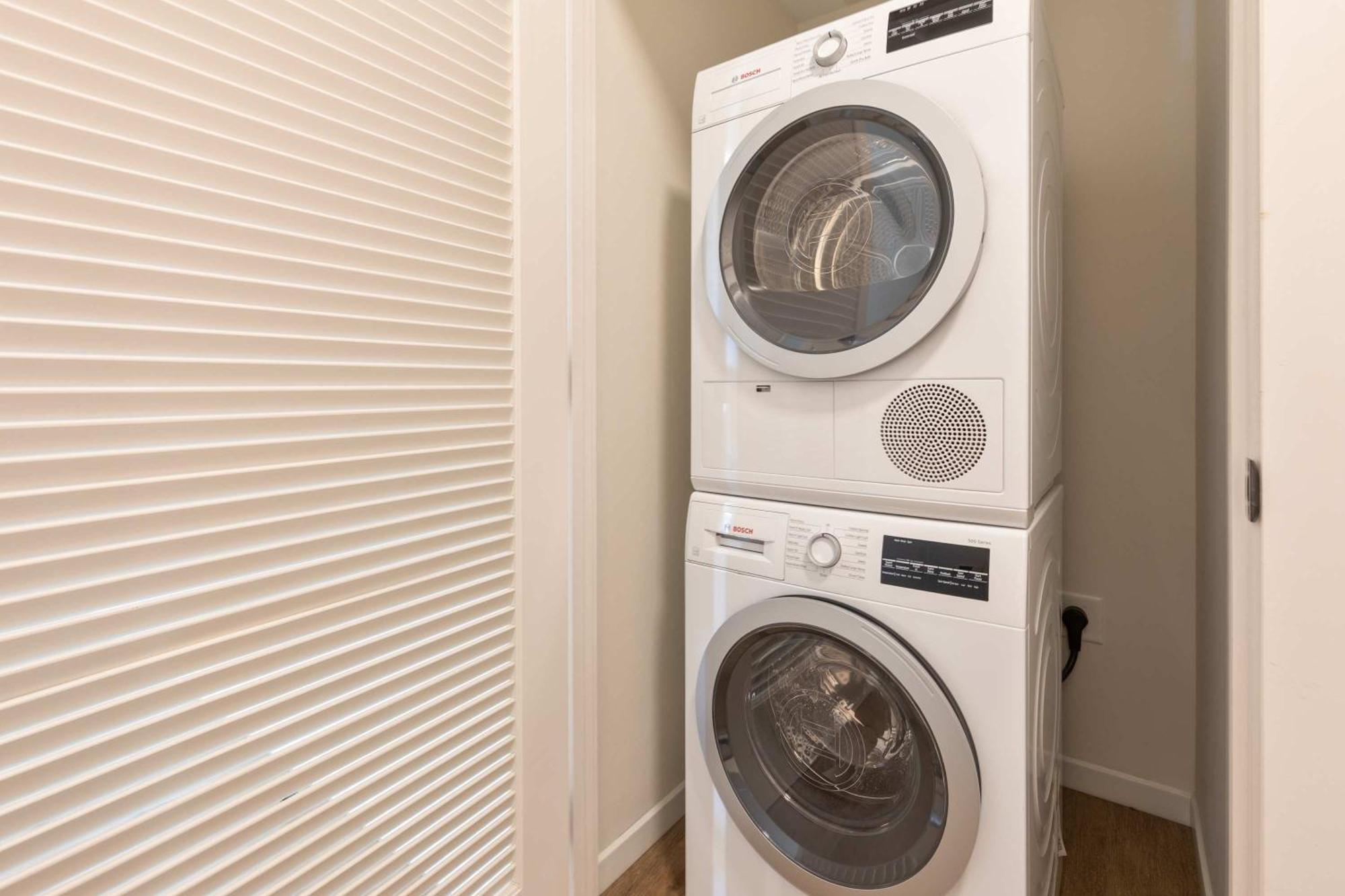 Bright Downtown Seaport Apartment