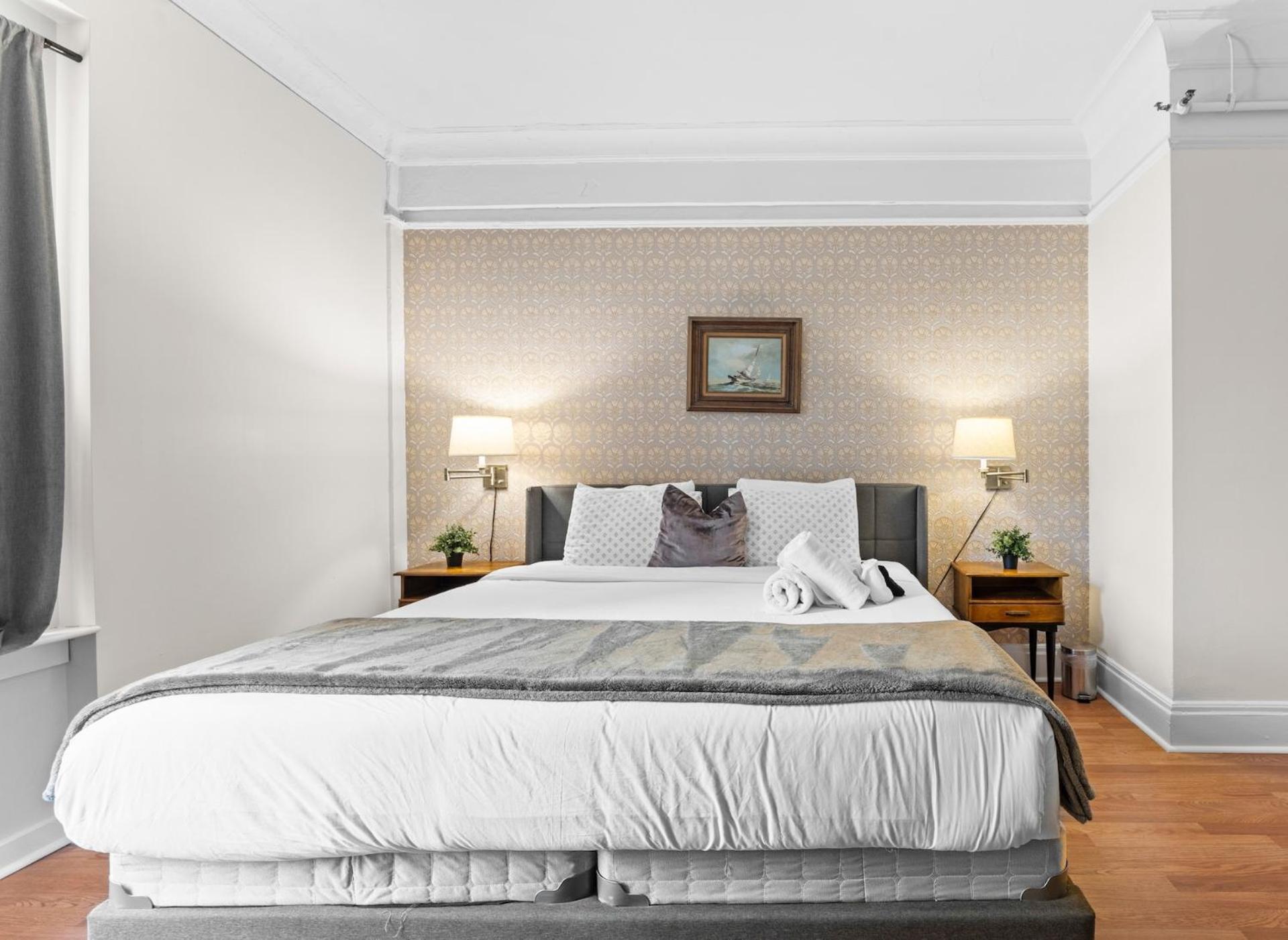 Furnished In Downtown Apartment