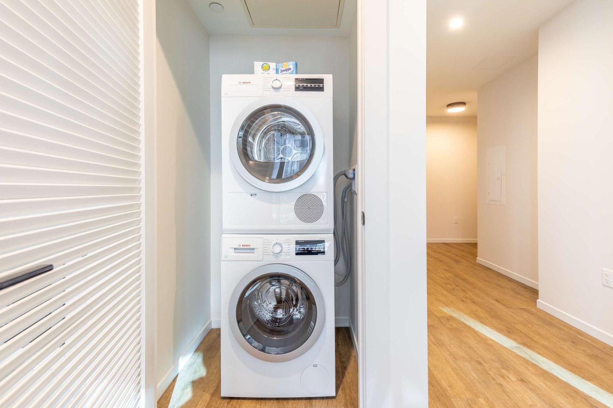 Full Private Downtown Seaport Apartment